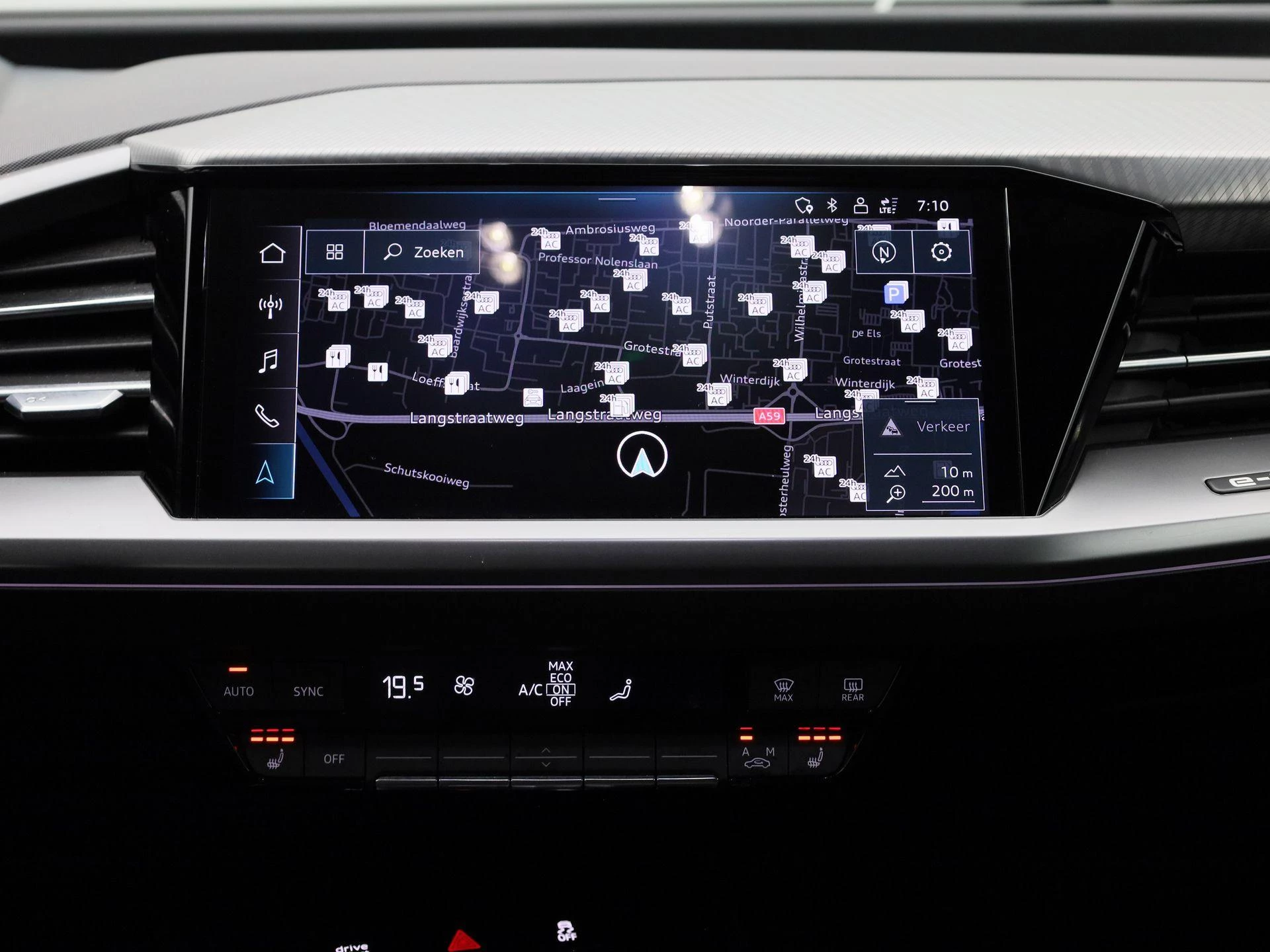 Audi-Q4 Sportback e-tron-image-8
