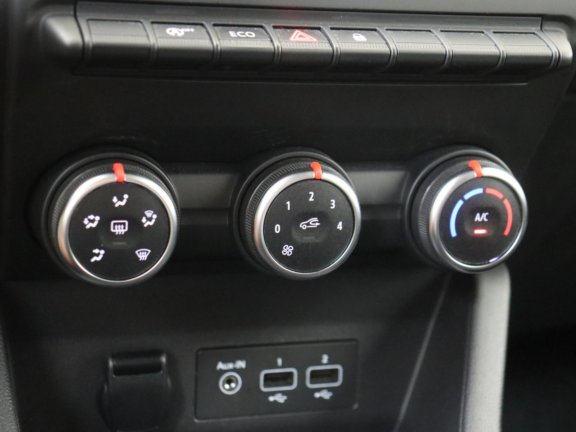 Renault-Clio-image-18