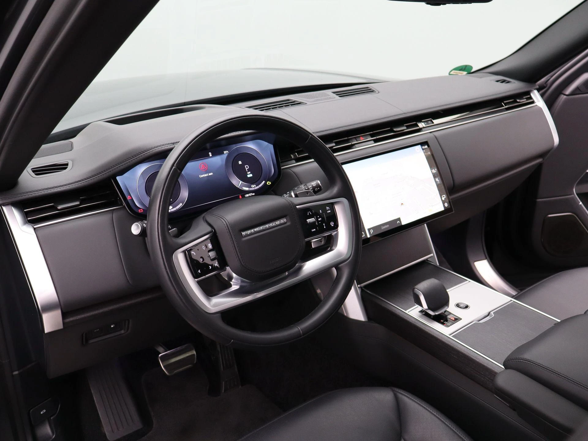 Land Rover-Range Rover-image-31