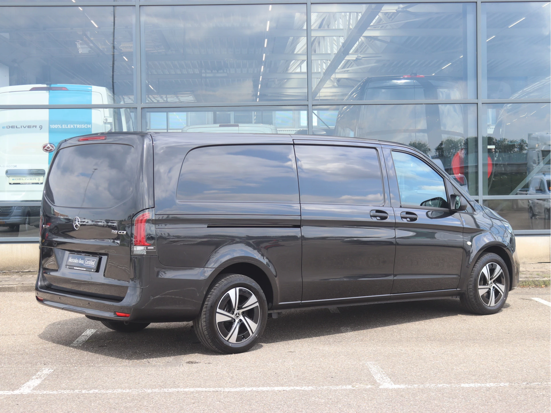 Mercedes-Benz-Vito-image-1