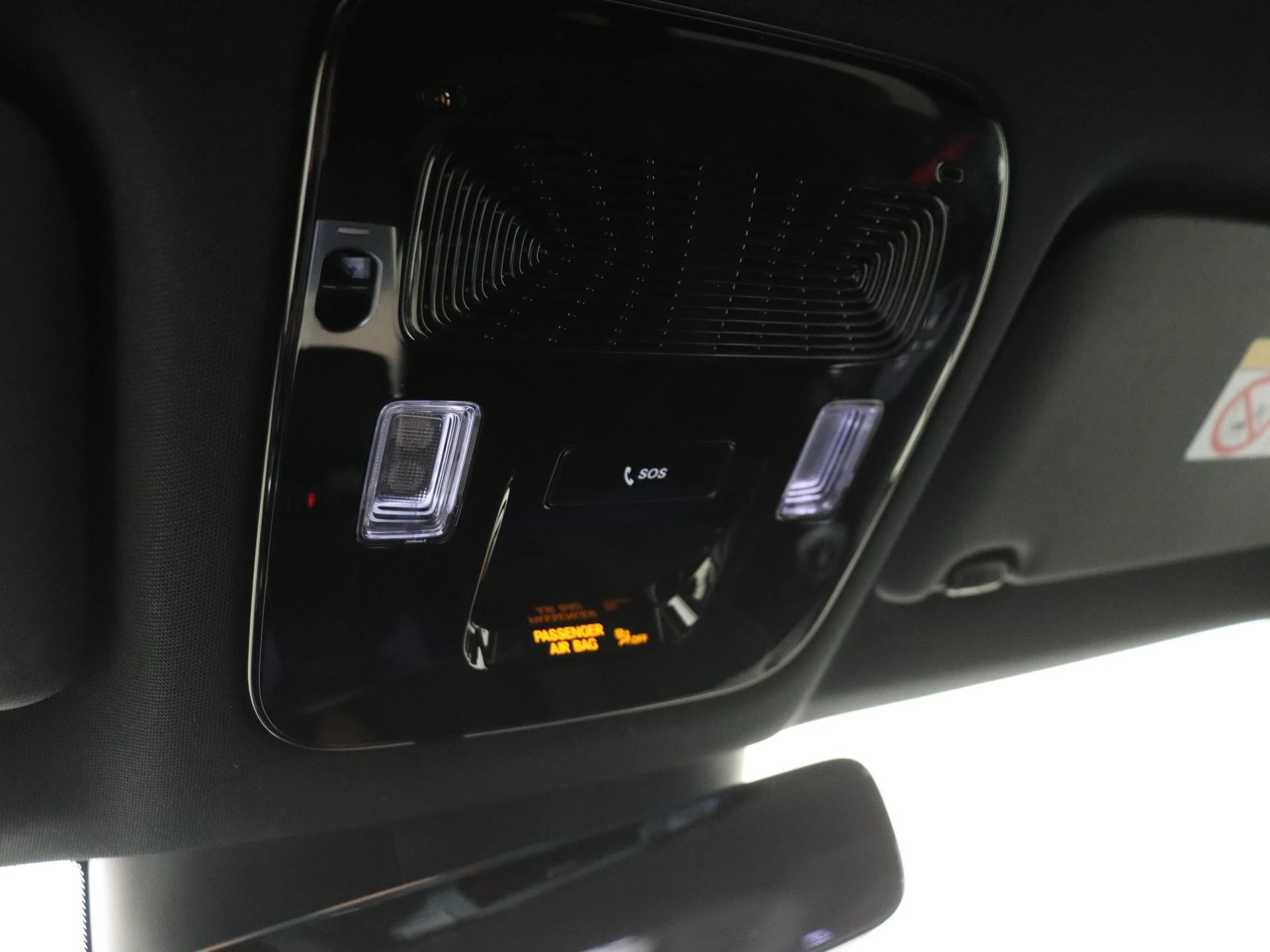 Mercedes-Benz-CLA-image-21