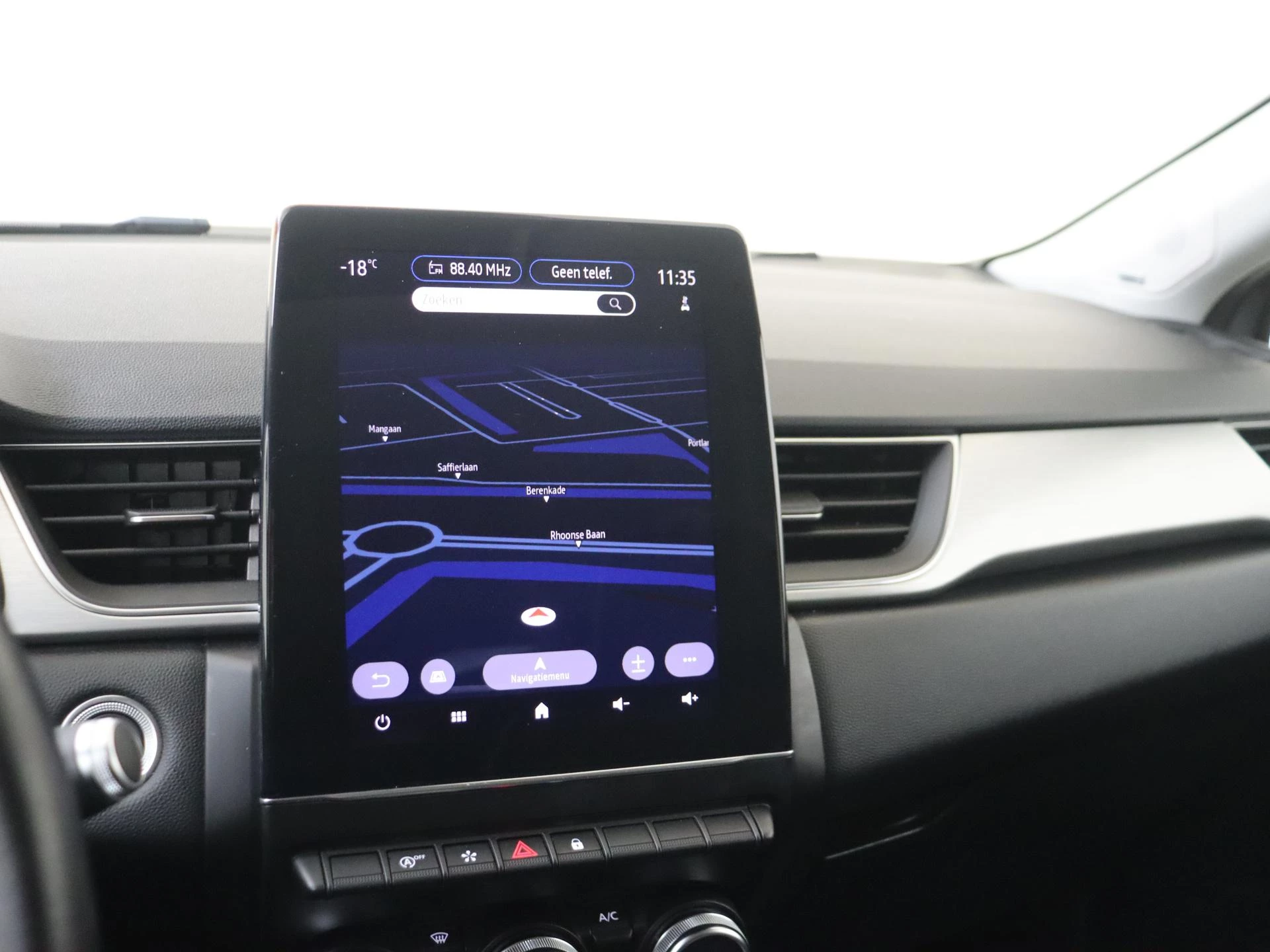 Renault-Captur-image-16