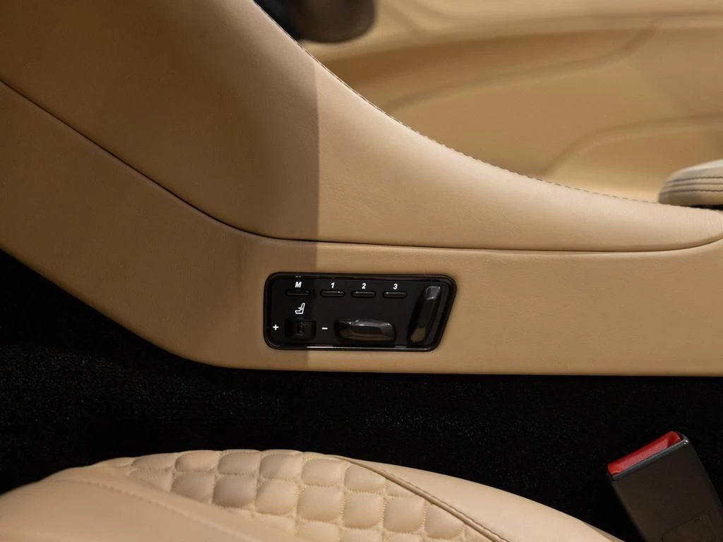 Aston Martin-Vanquish-image-29