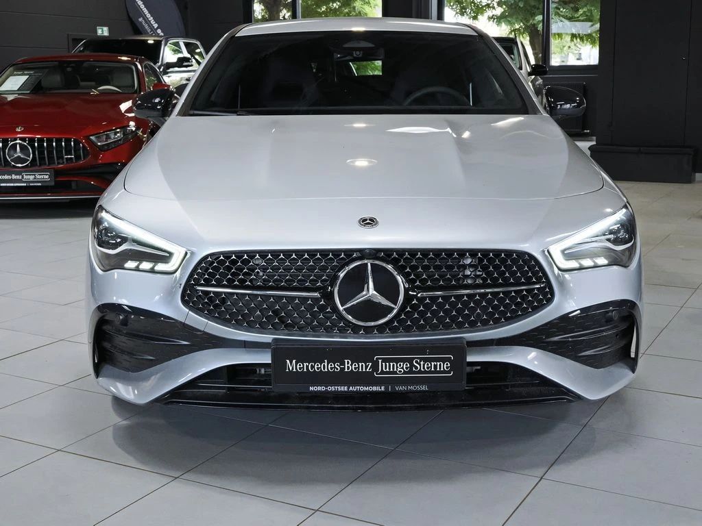 Mercedes-Benz-CLA 200 d-image-3