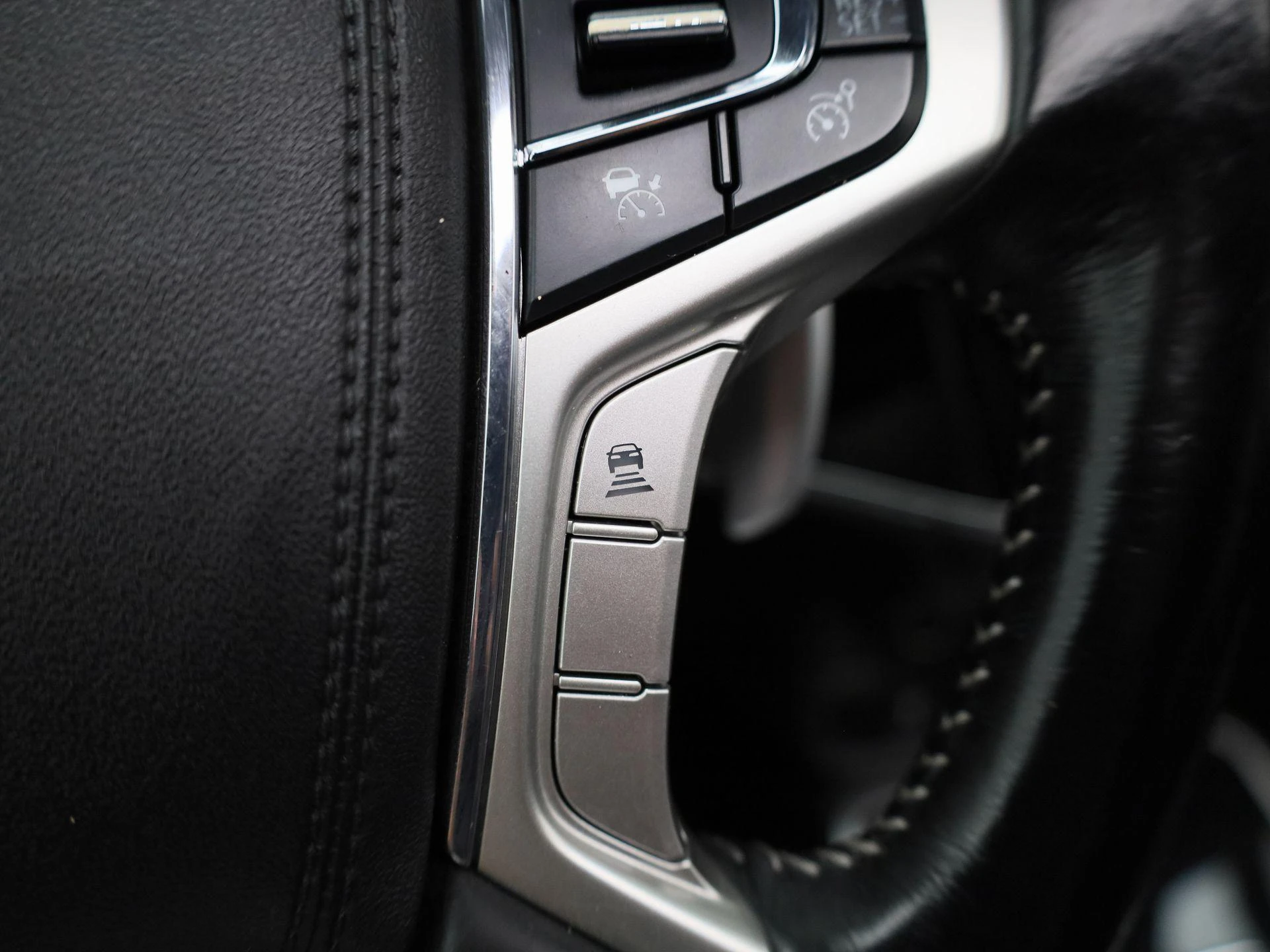 Mitsubishi-Outlander-image-22