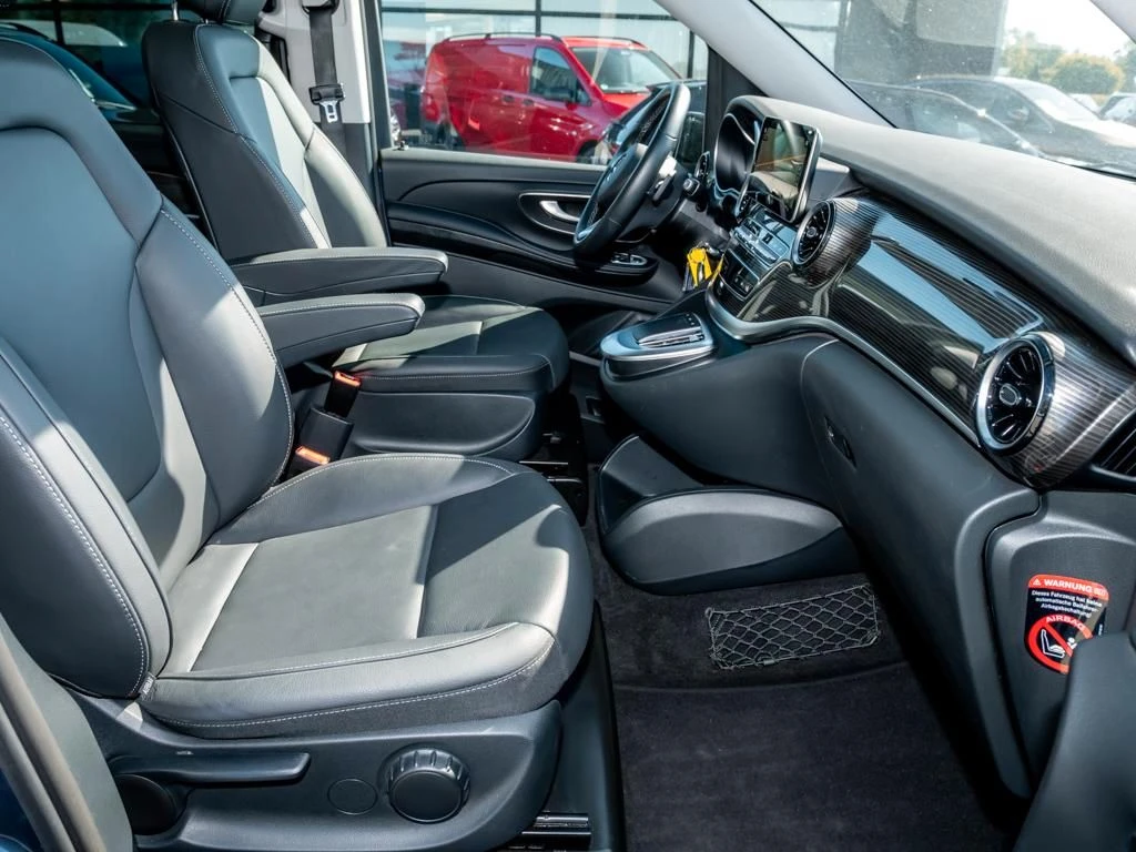 Mercedes-Benz-EQV 300-image-11