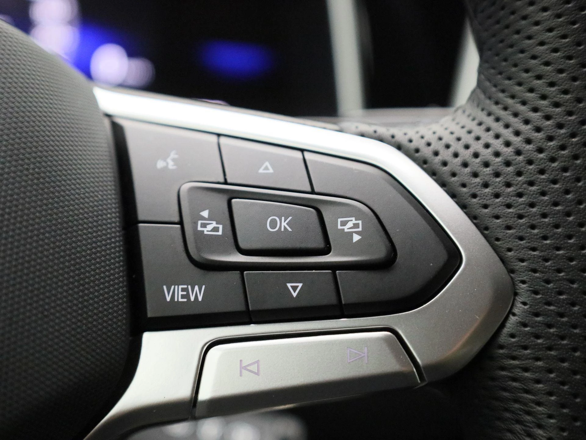 Volkswagen-T-Roc-image-24