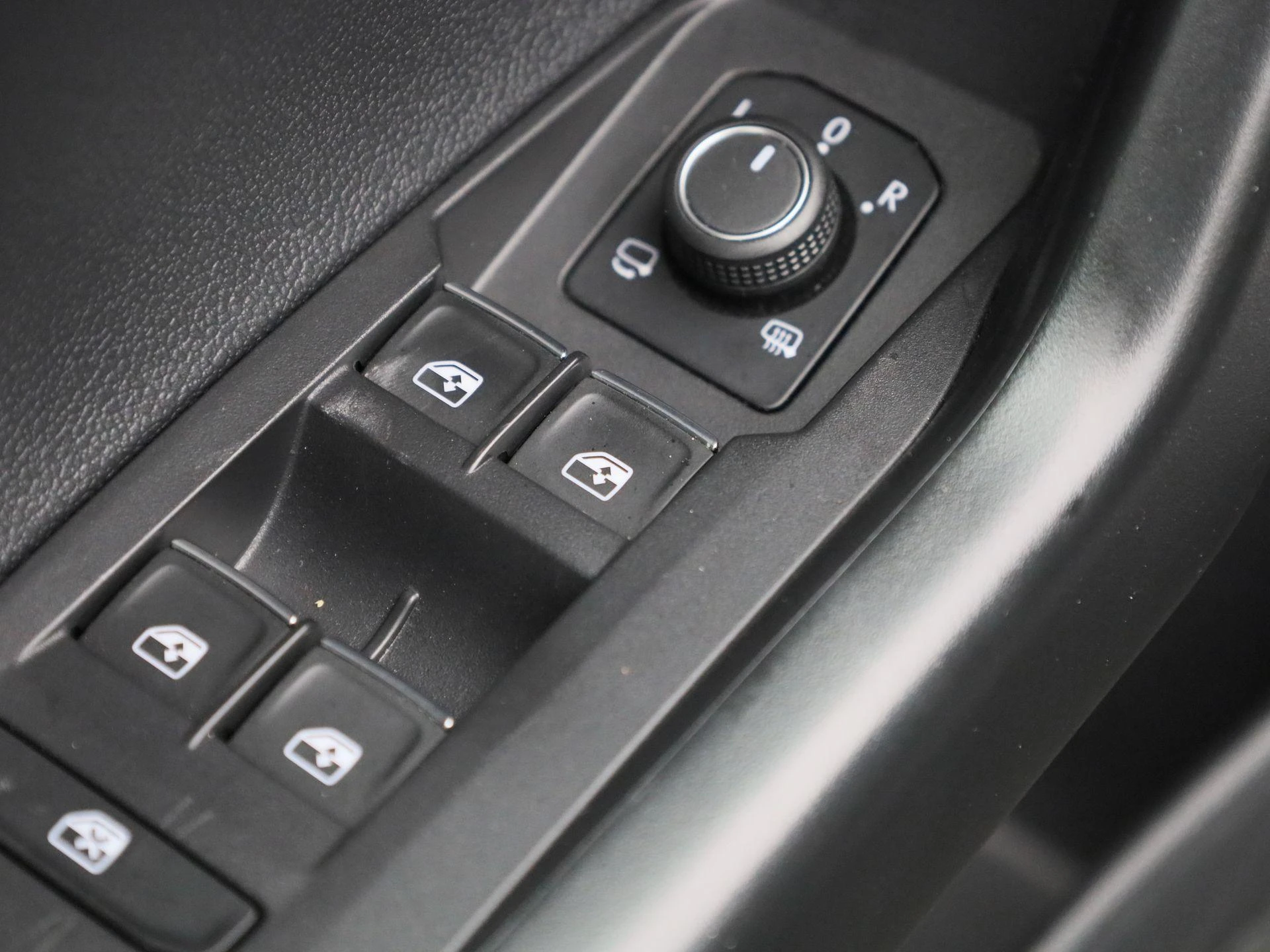 Volkswagen-Polo-image-31
