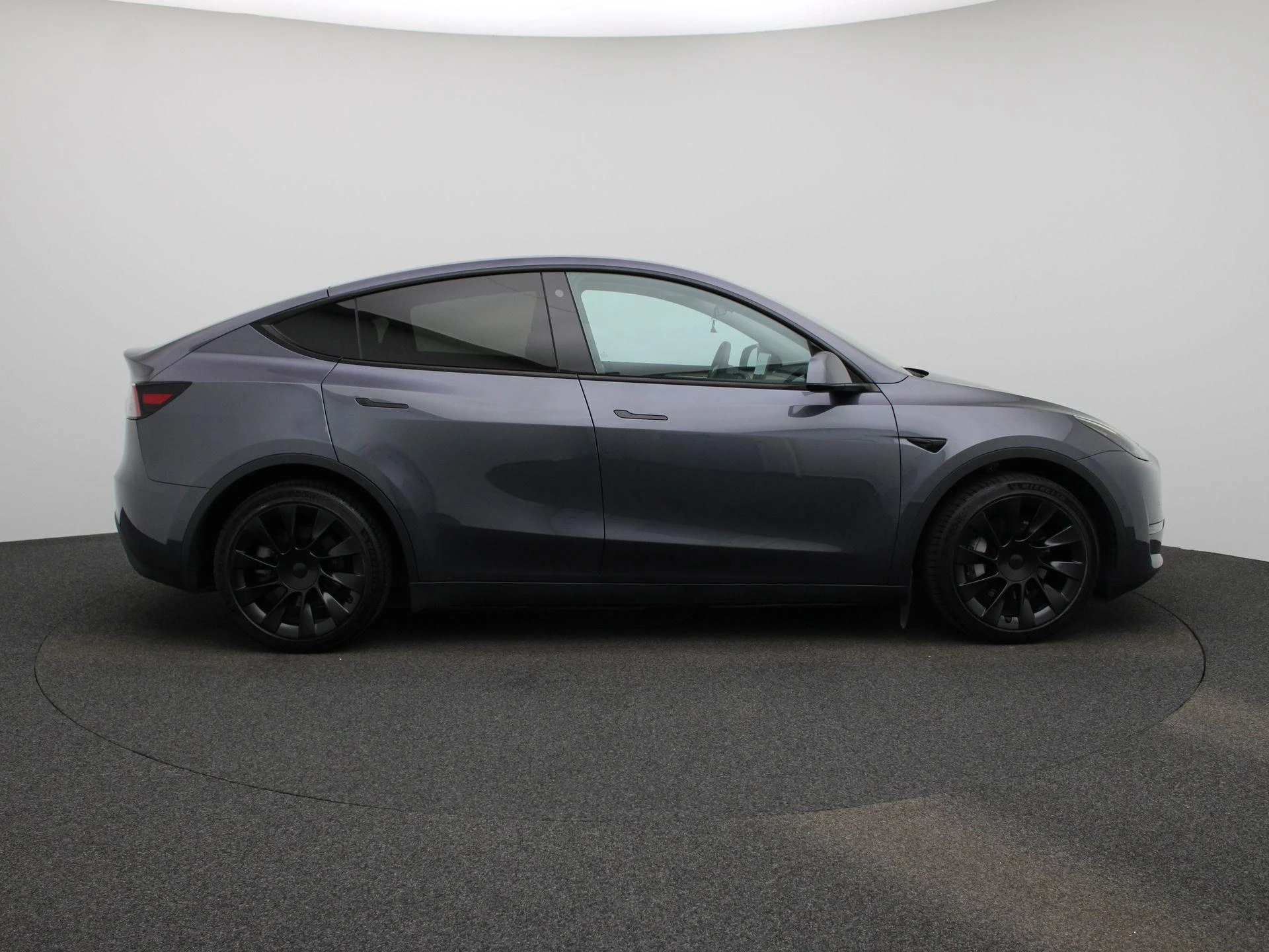 Tesla-Model Y-image-5