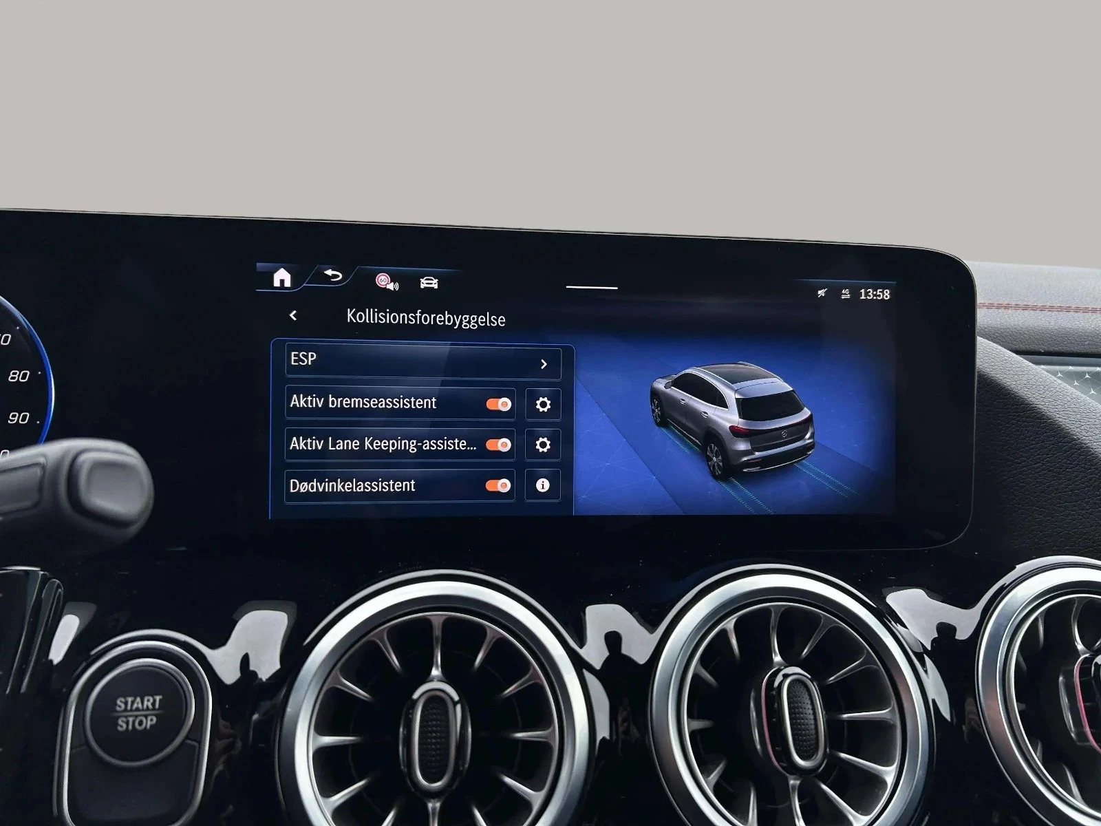 Mercedes-Benz-EQA-image-18