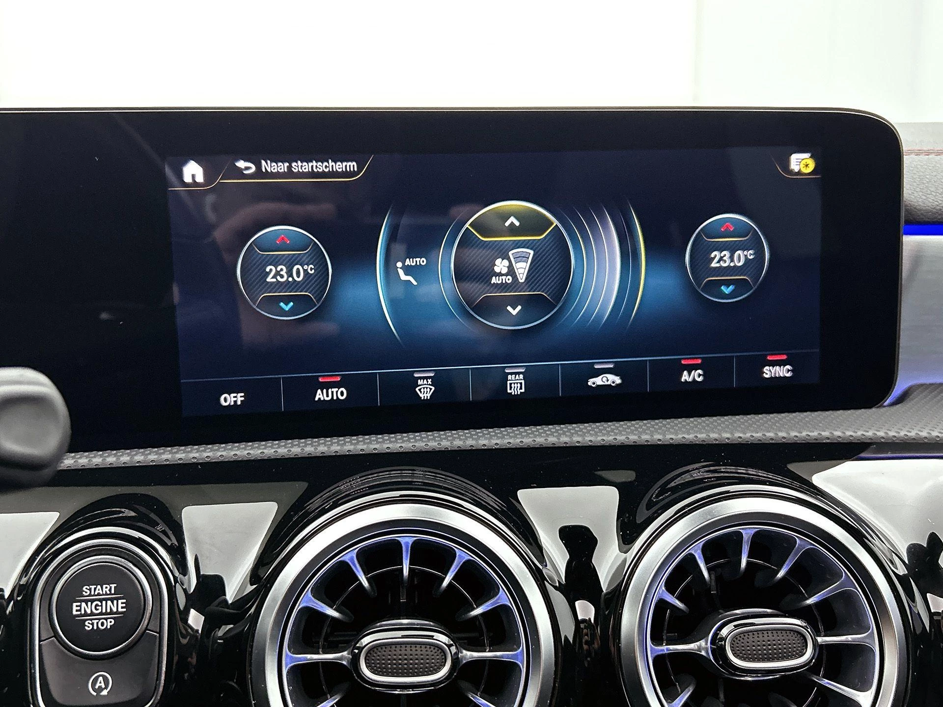 Mercedes-Benz-CLA-image-31