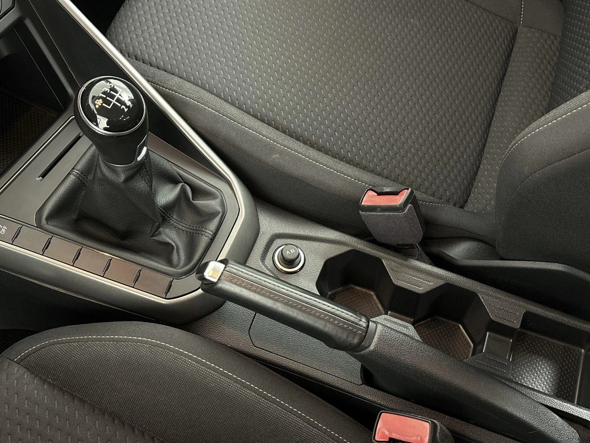 Volkswagen-Polo-image-22