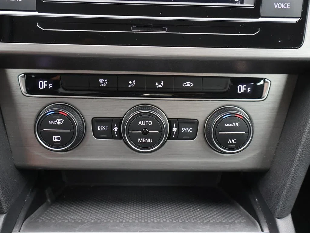 Volkswagen-Passat-image-21