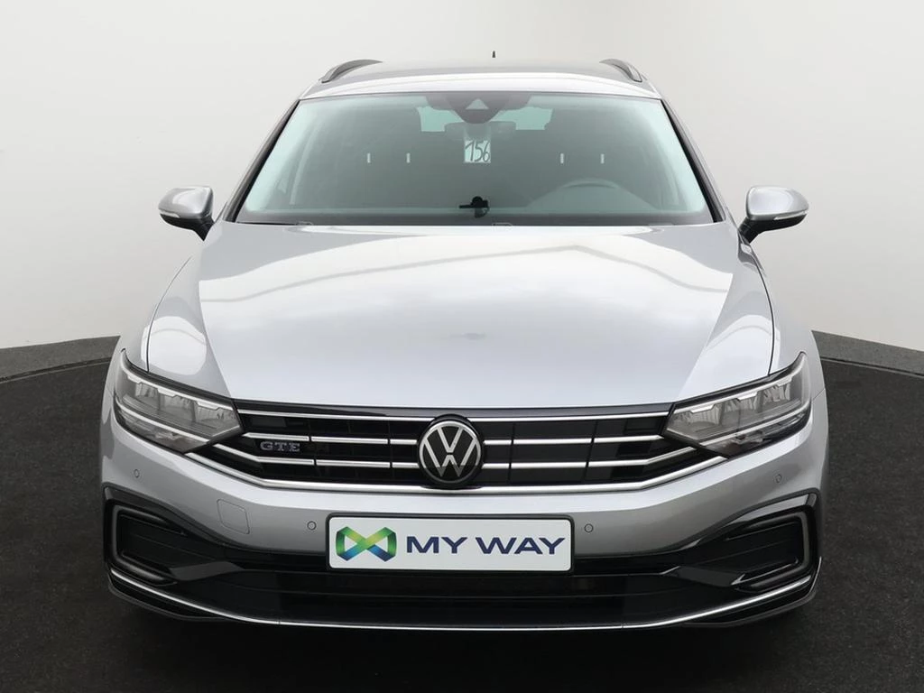 Volkswagen-Passat-image-5
