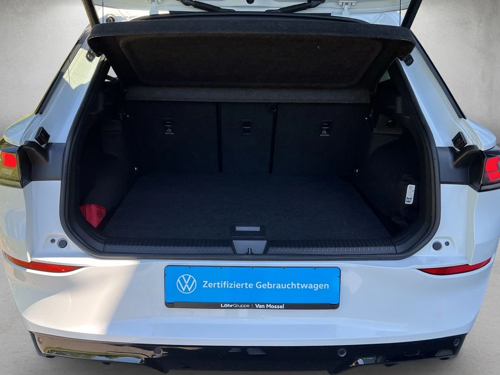 Volkswagen-T-Roc-image-4