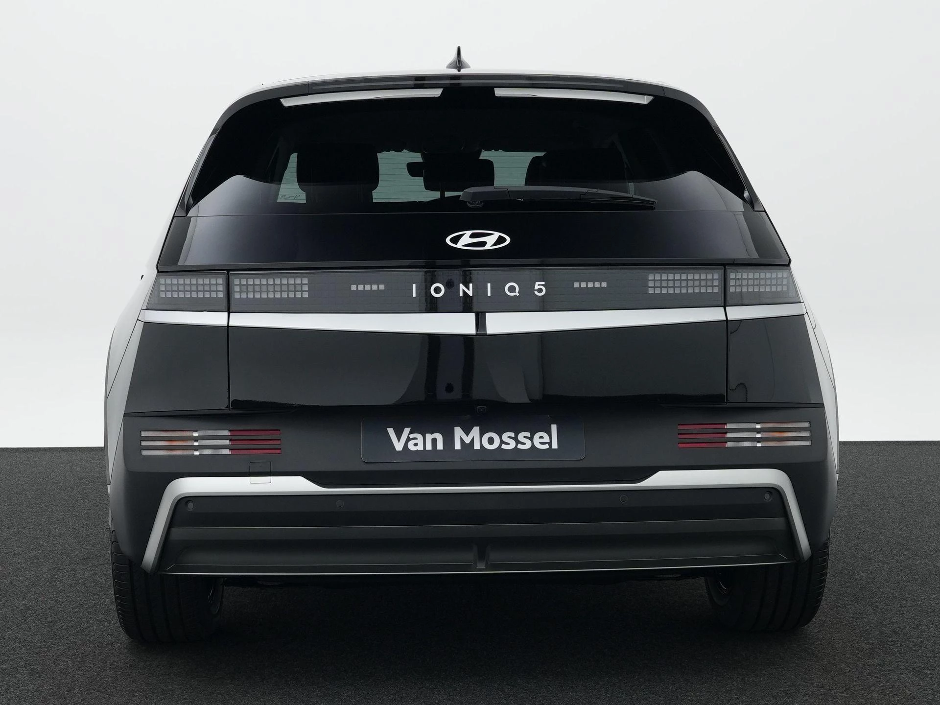 Hyundai-IONIQ 5-image-4