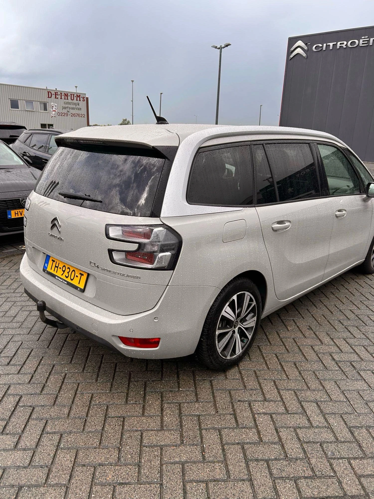 Citroën-Grand C4 Spacetourer-image-4