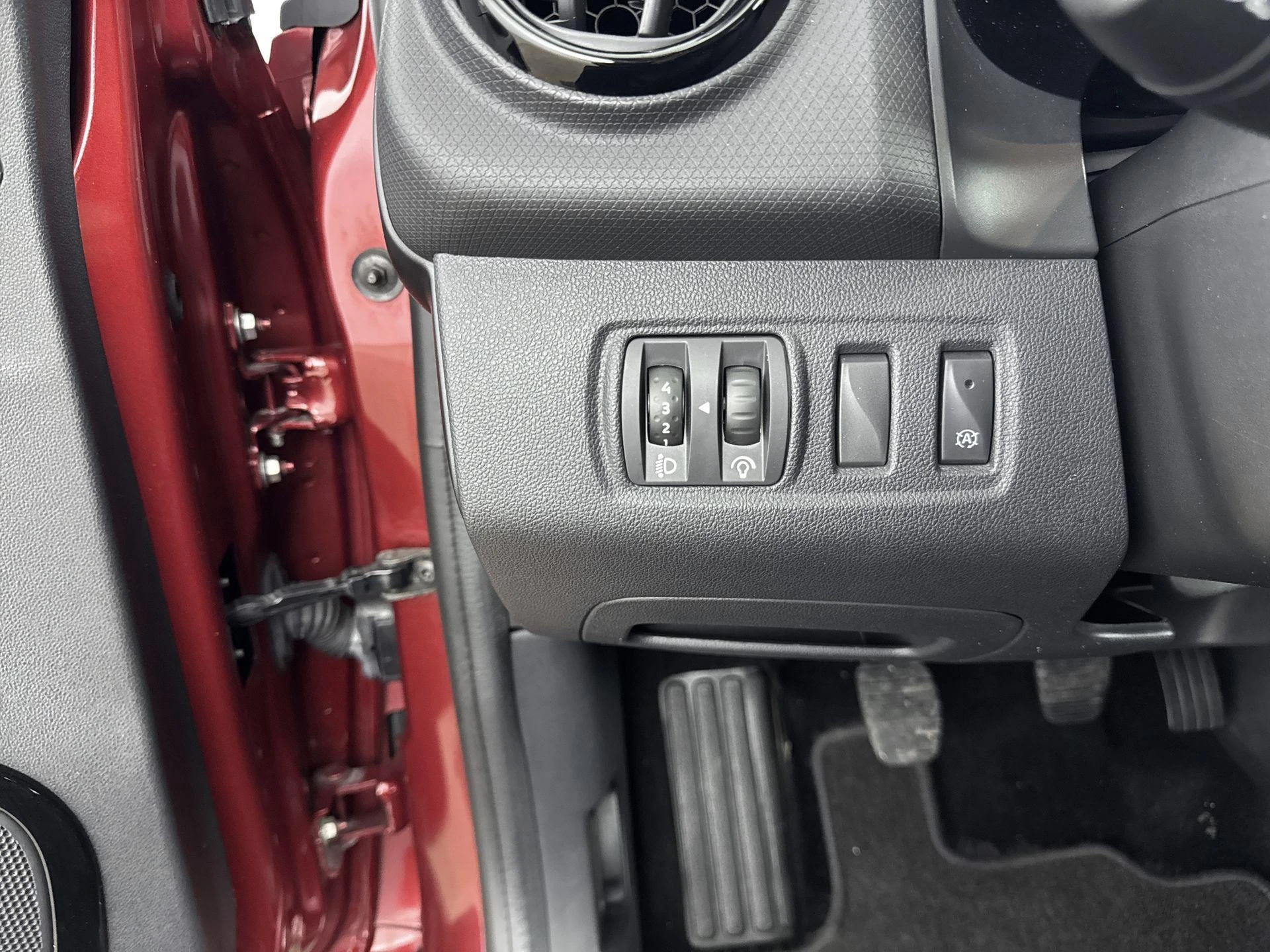 Renault-Clio-image-22
