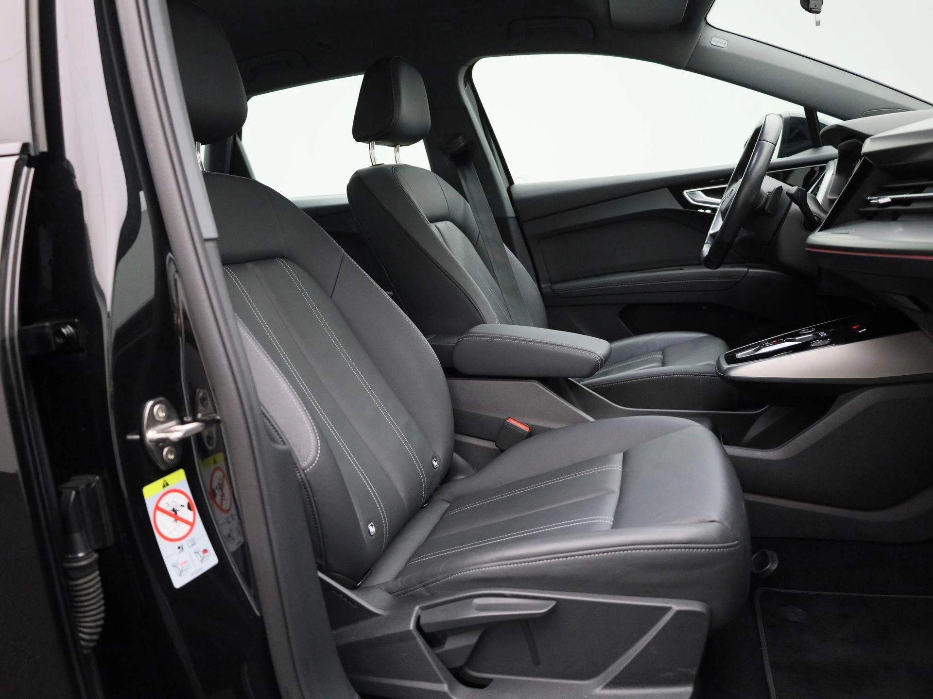 Audi-Q4 e-tron-image-37