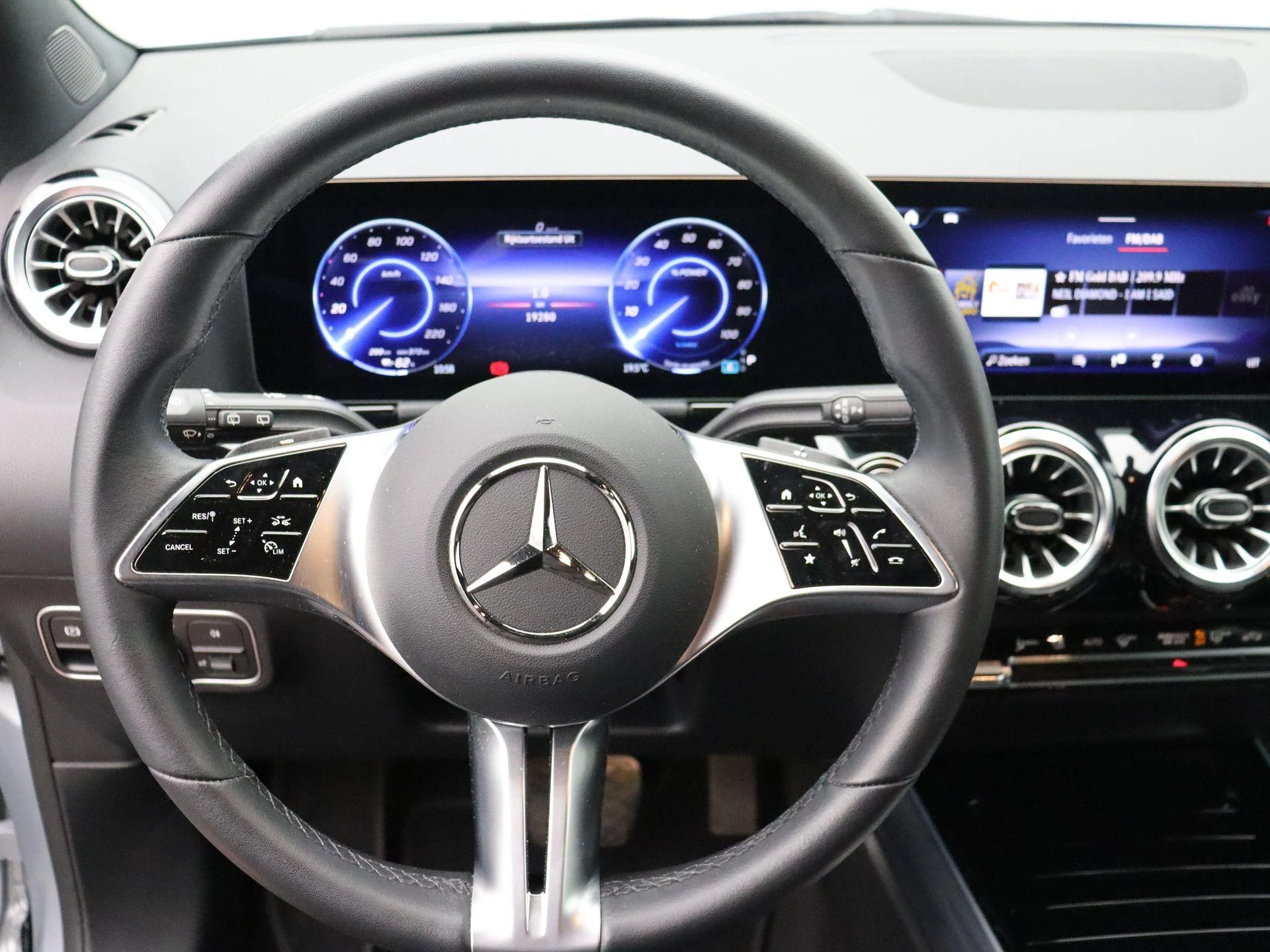 Mercedes-Benz EQA 250+ Business Line