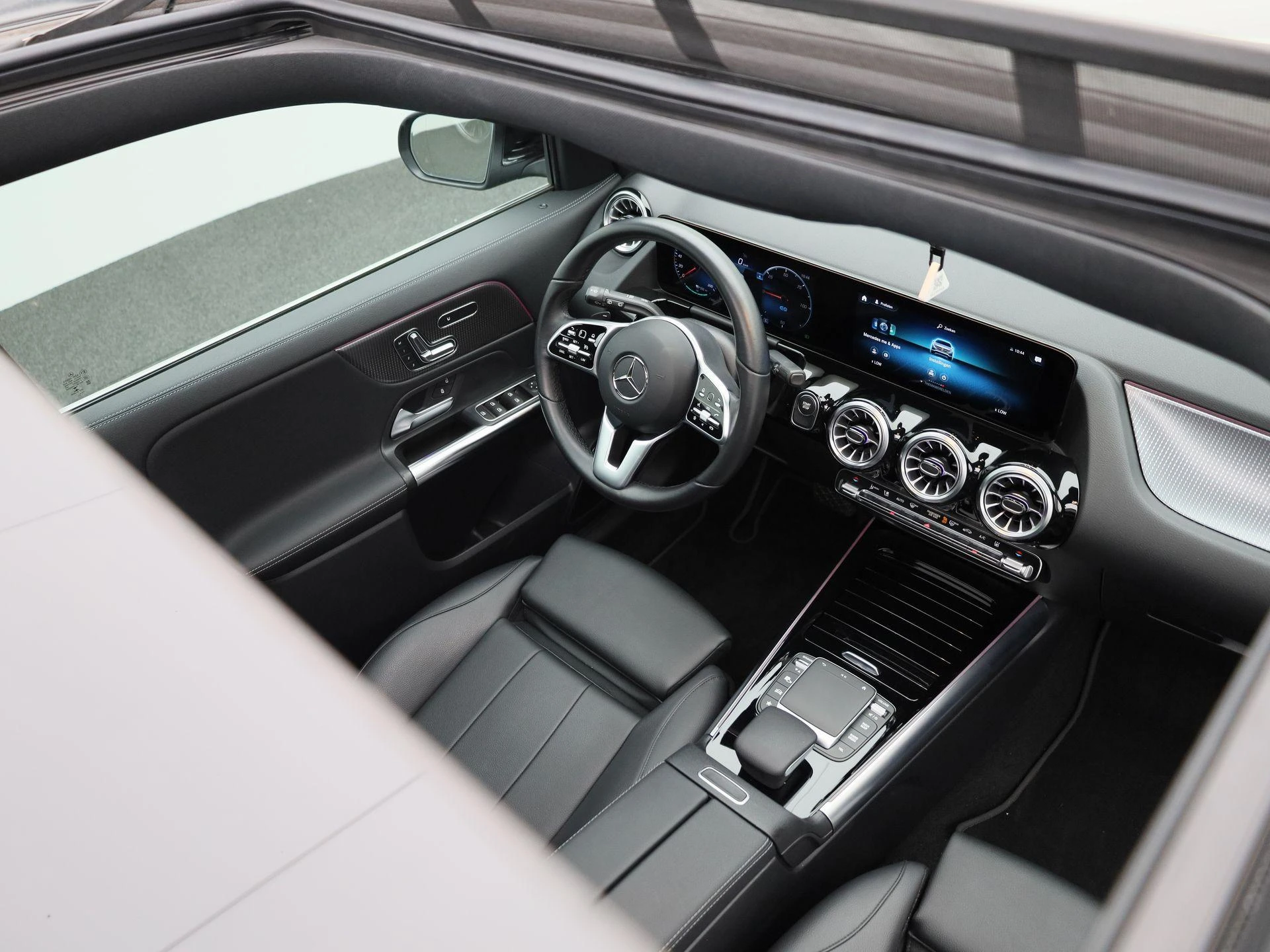 Mercedes-Benz-EQA-image-42