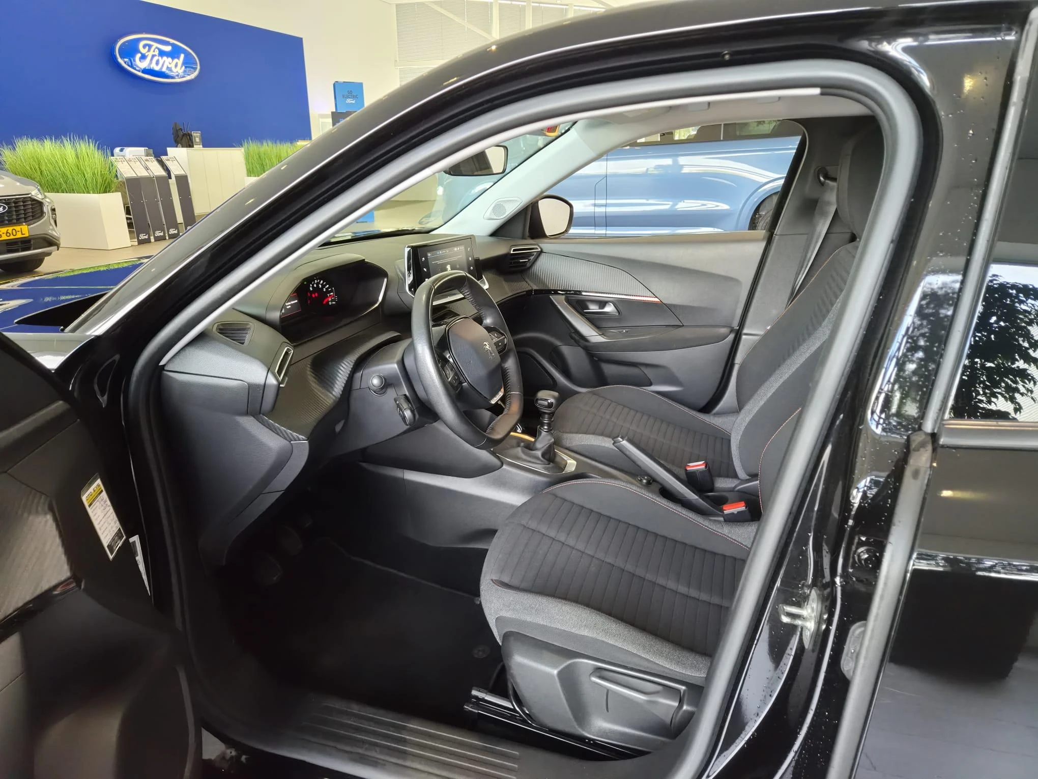 Peugeot-2008-image-4