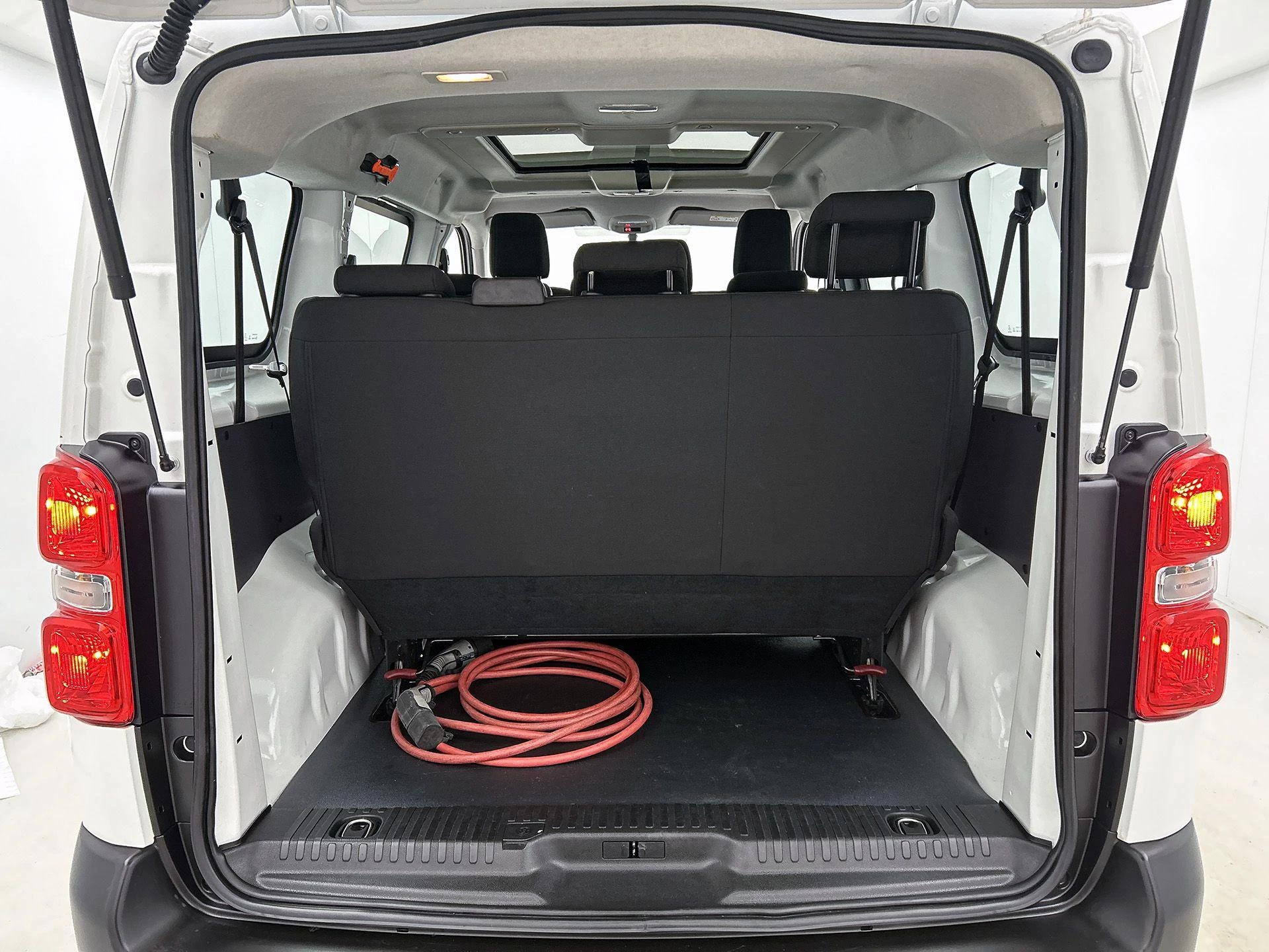 Opel-Vivaro-e-image-16