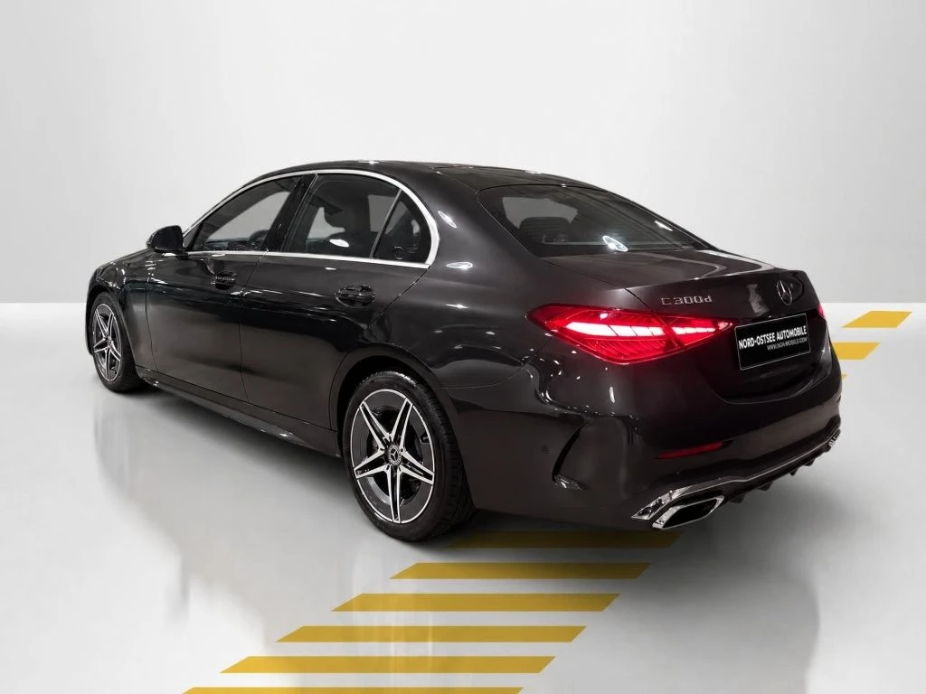 Mercedes-Benz-C-Klasse 300 d-image-12
