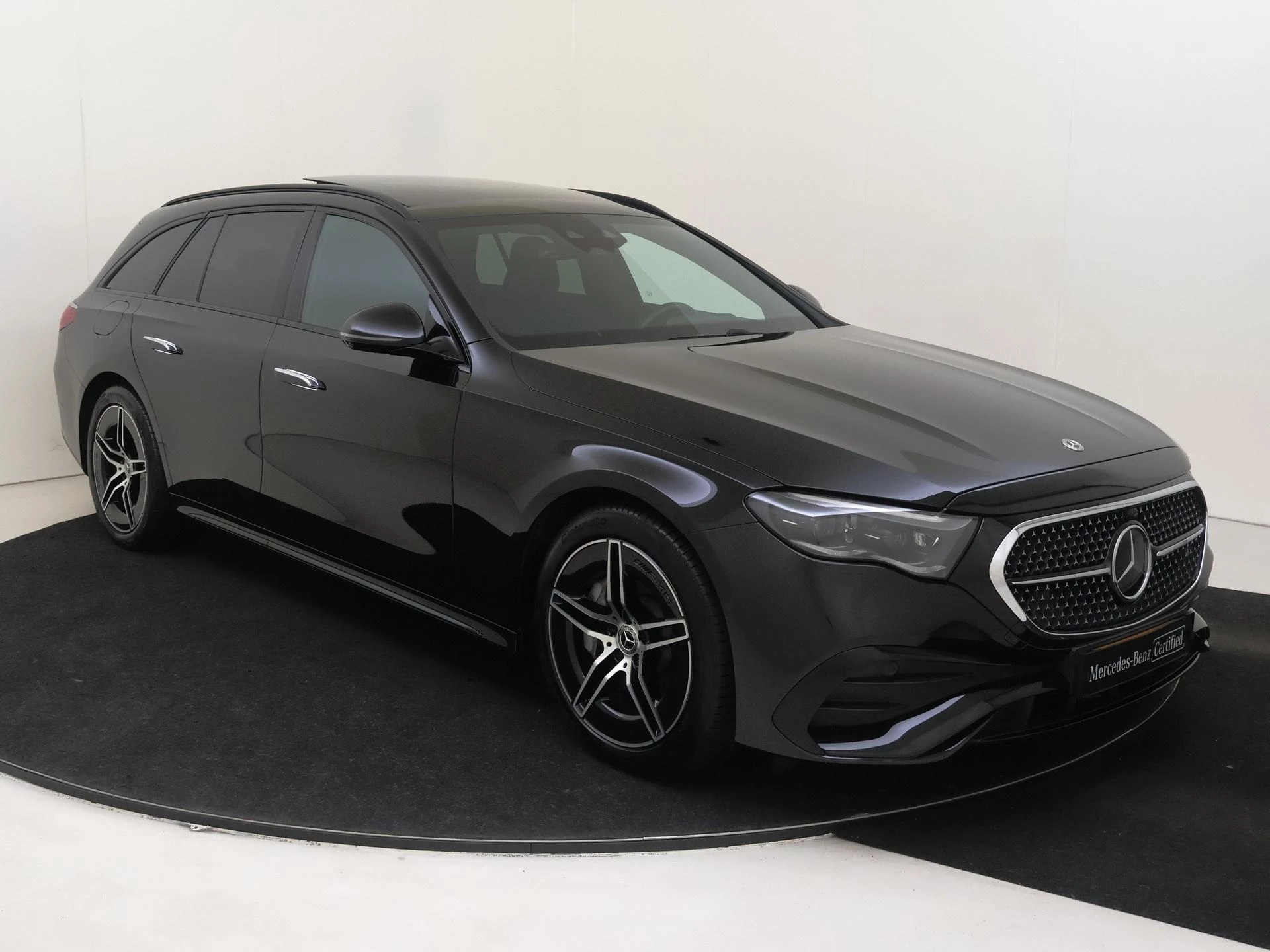 Mercedes-Benz-E-Klasse-image-1