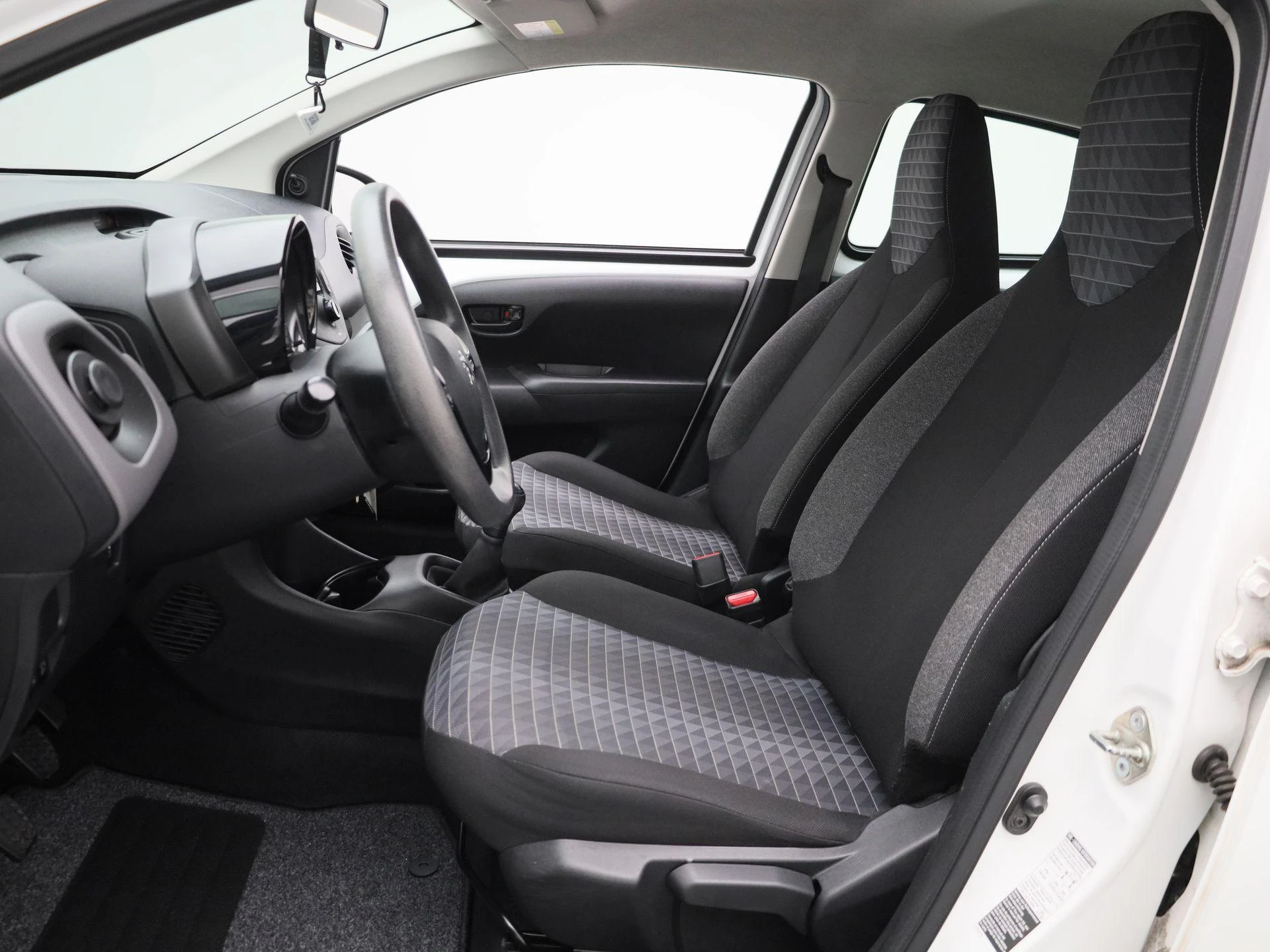 Peugeot-108-image-9