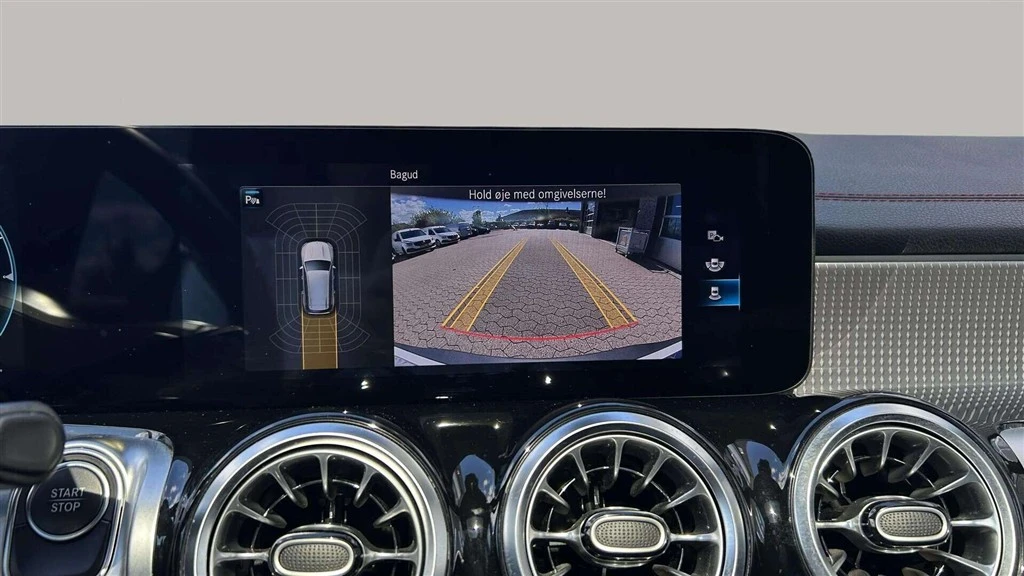 Mercedes-Benz-EQB-image-16