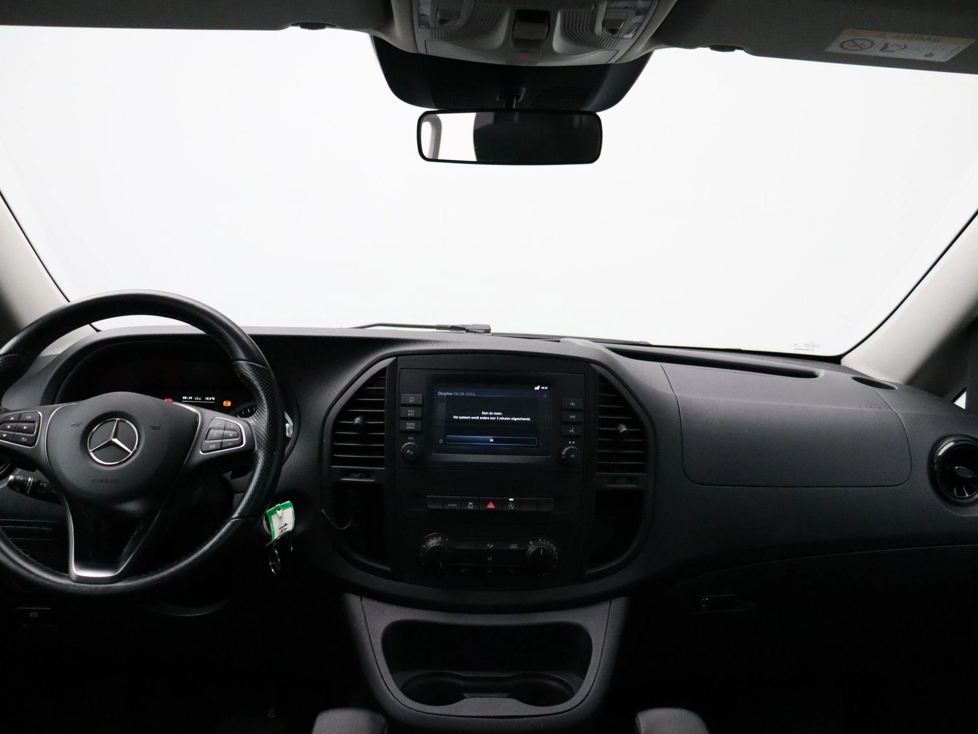 Mercedes-Benz-Vito-image-20