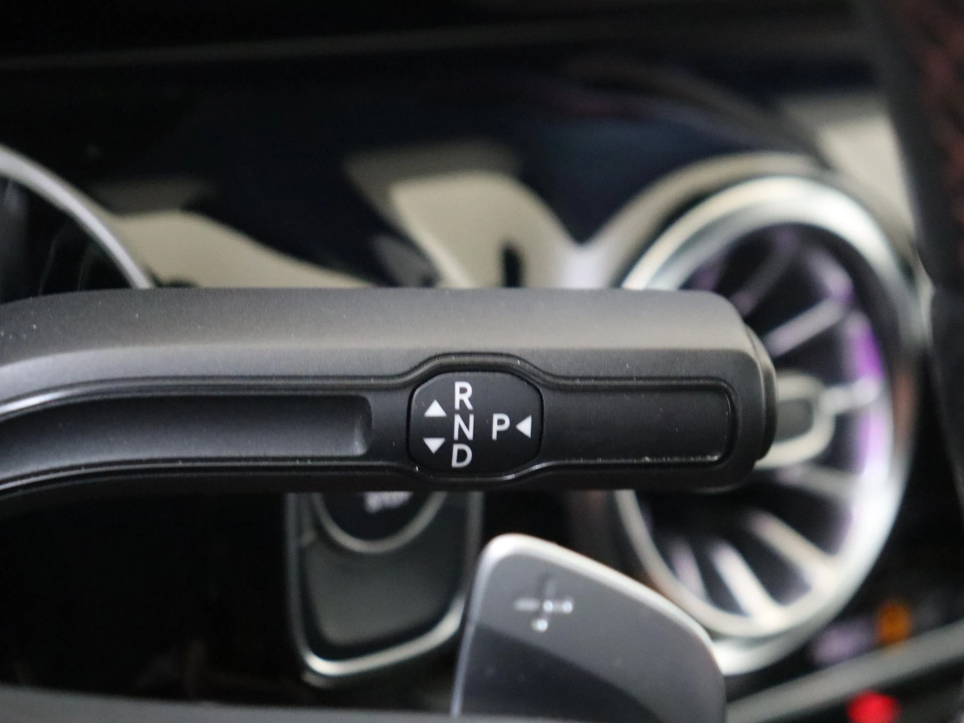 Mercedes-Benz-GLA-image-15
