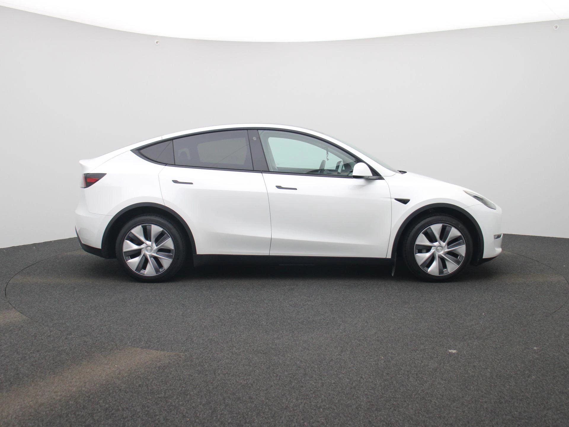 Tesla Model Y Long Range Dual Motor AWD