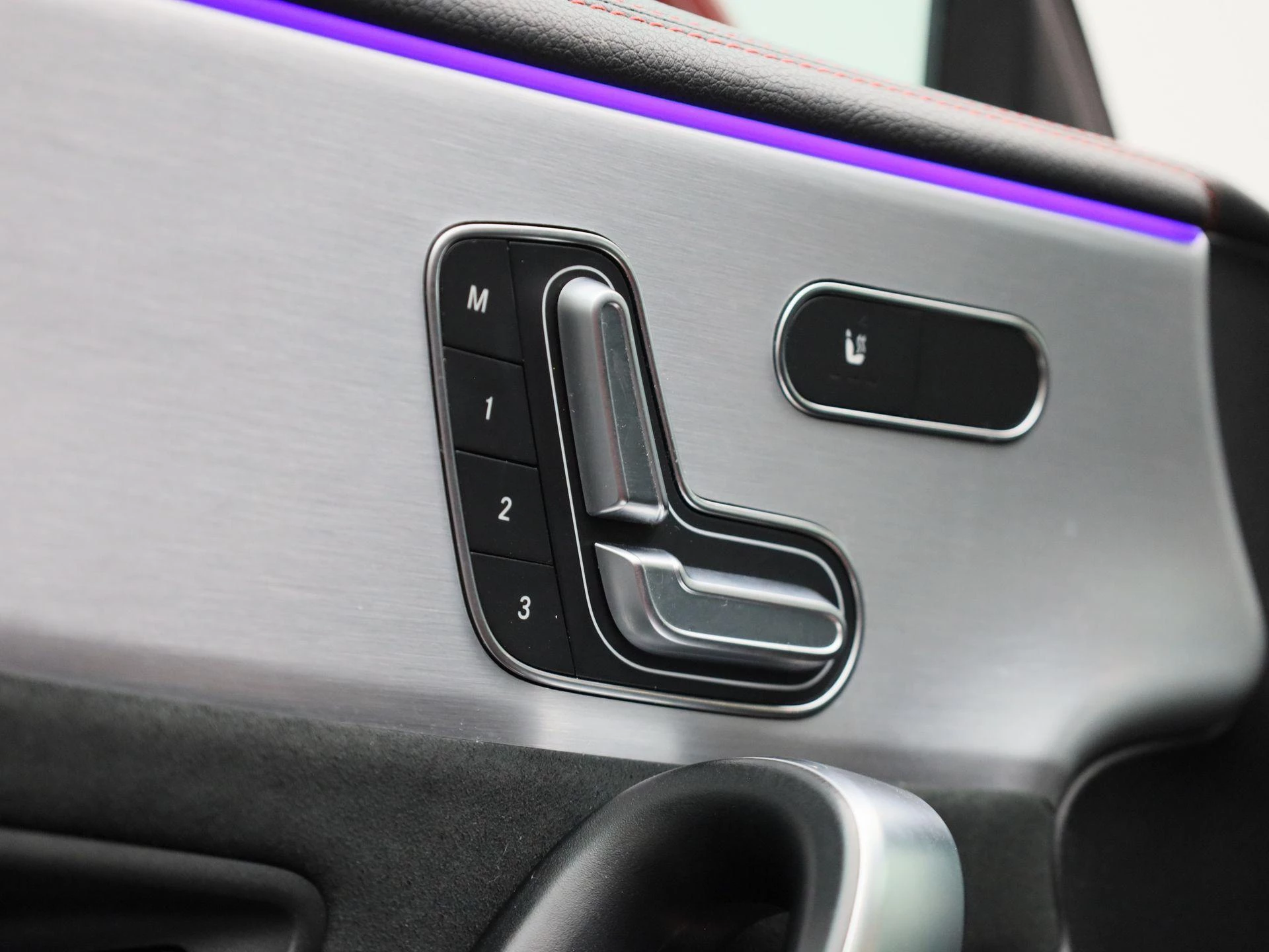 Mercedes-Benz CLA 180 d AMG Line Shooting Brake + CARPLAY + PANO DAK + TREKHAAK + MEMORY SEATS +