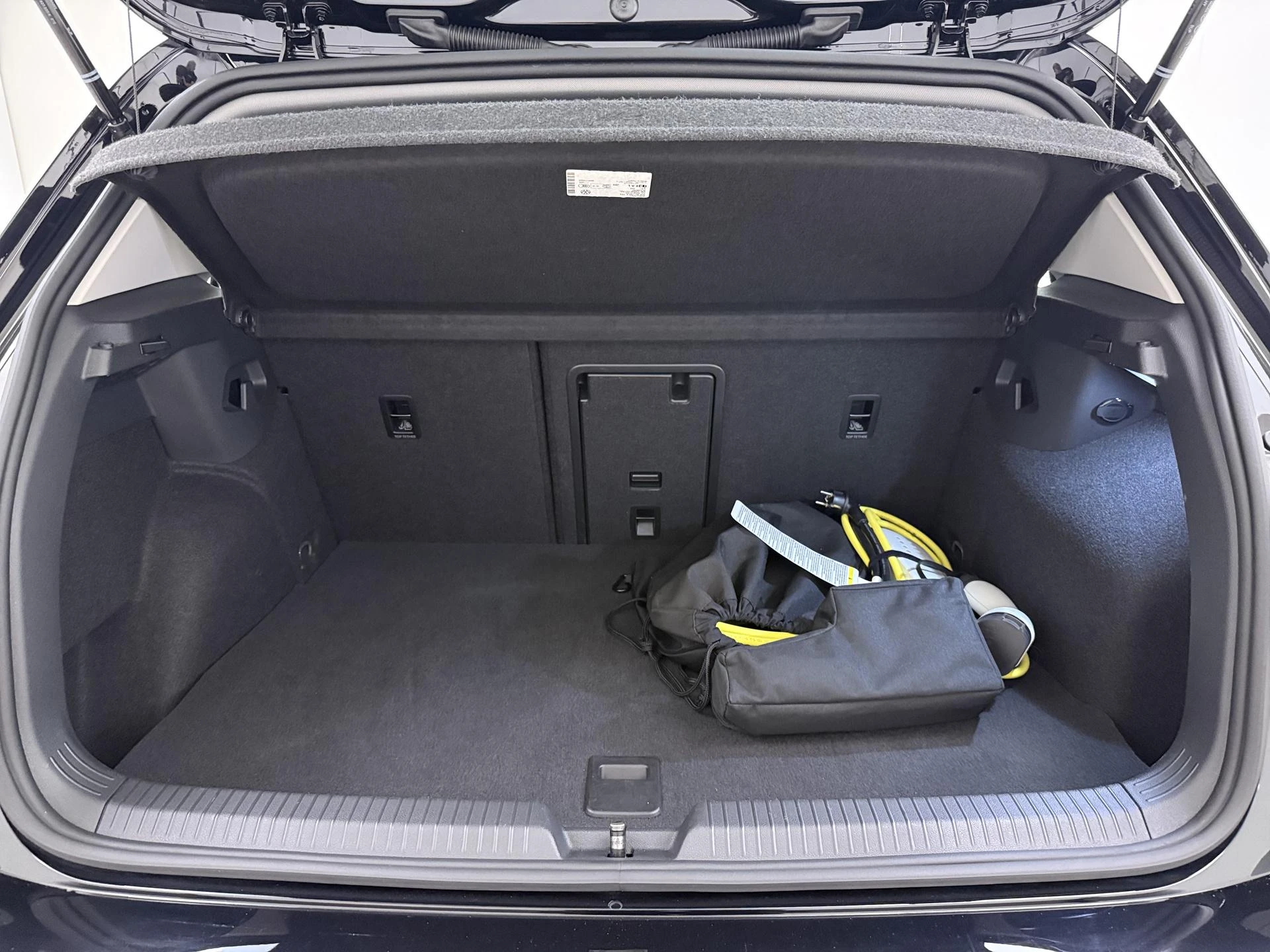 Volkswagen-Golf-image-2