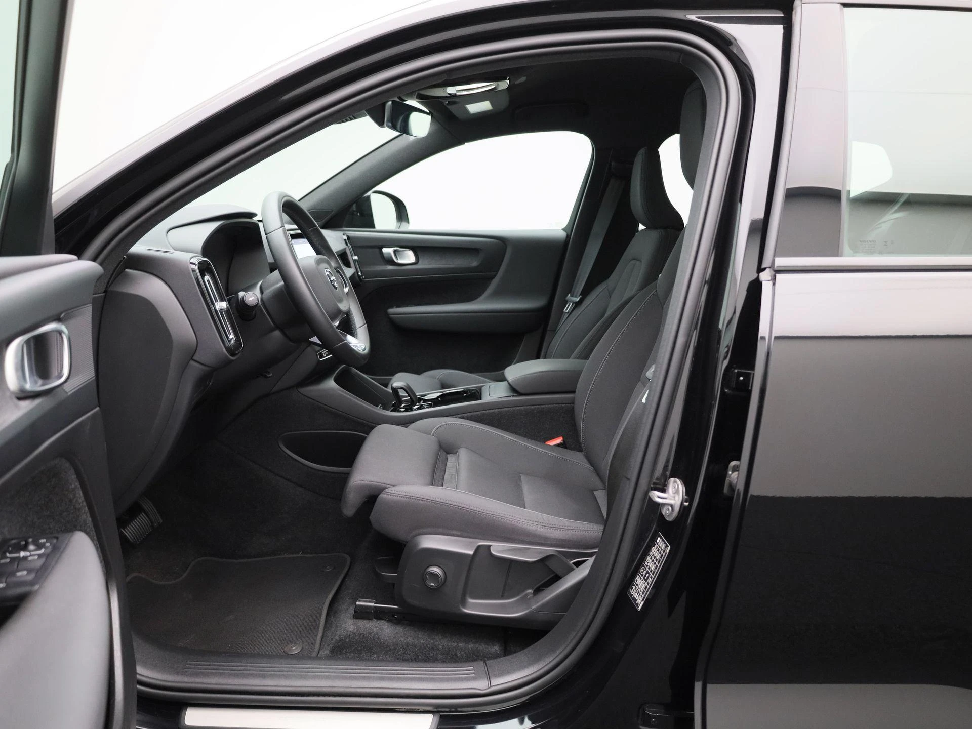 Volvo-XC40-image-8