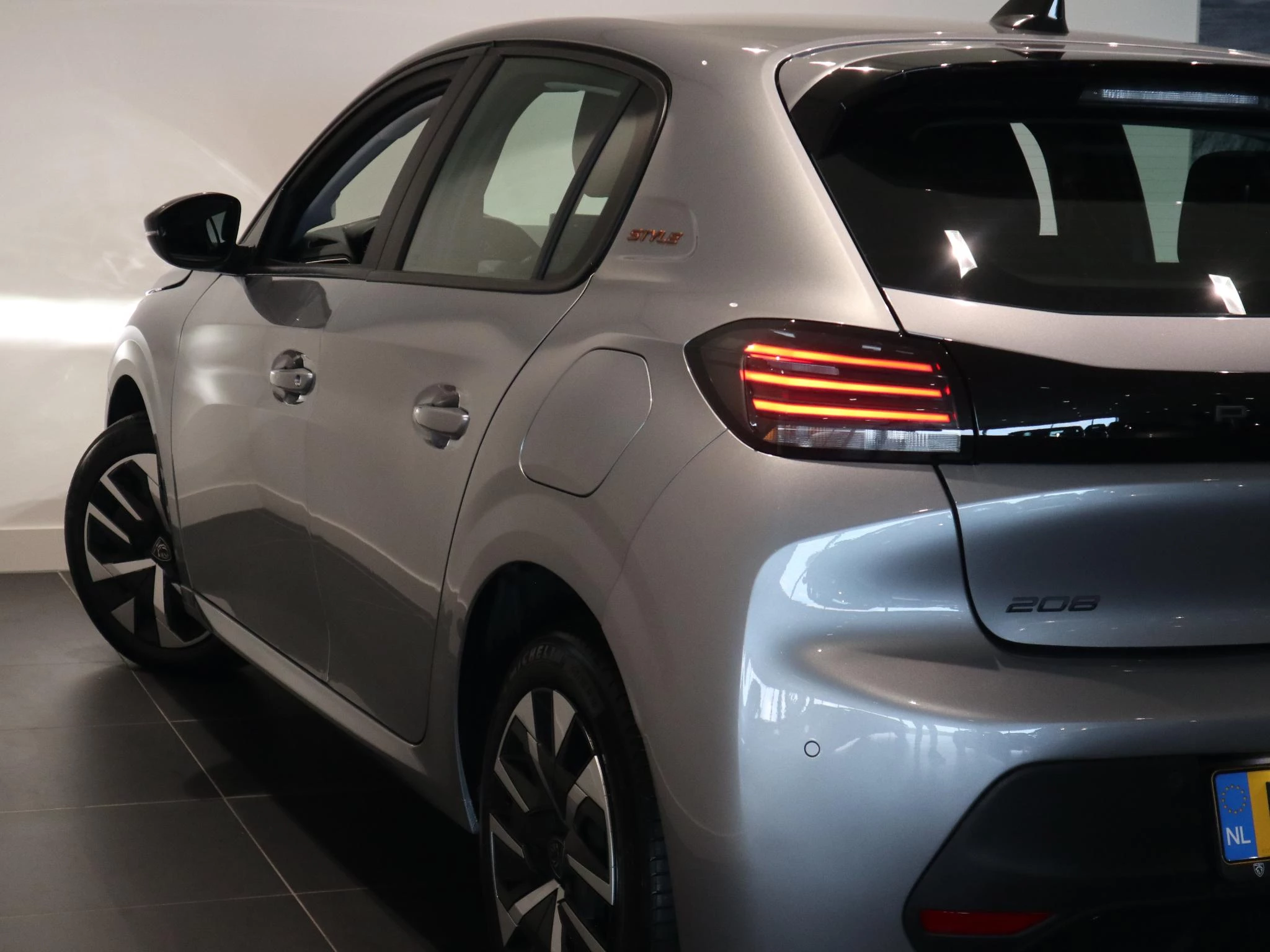 Peugeot-208-image-20
