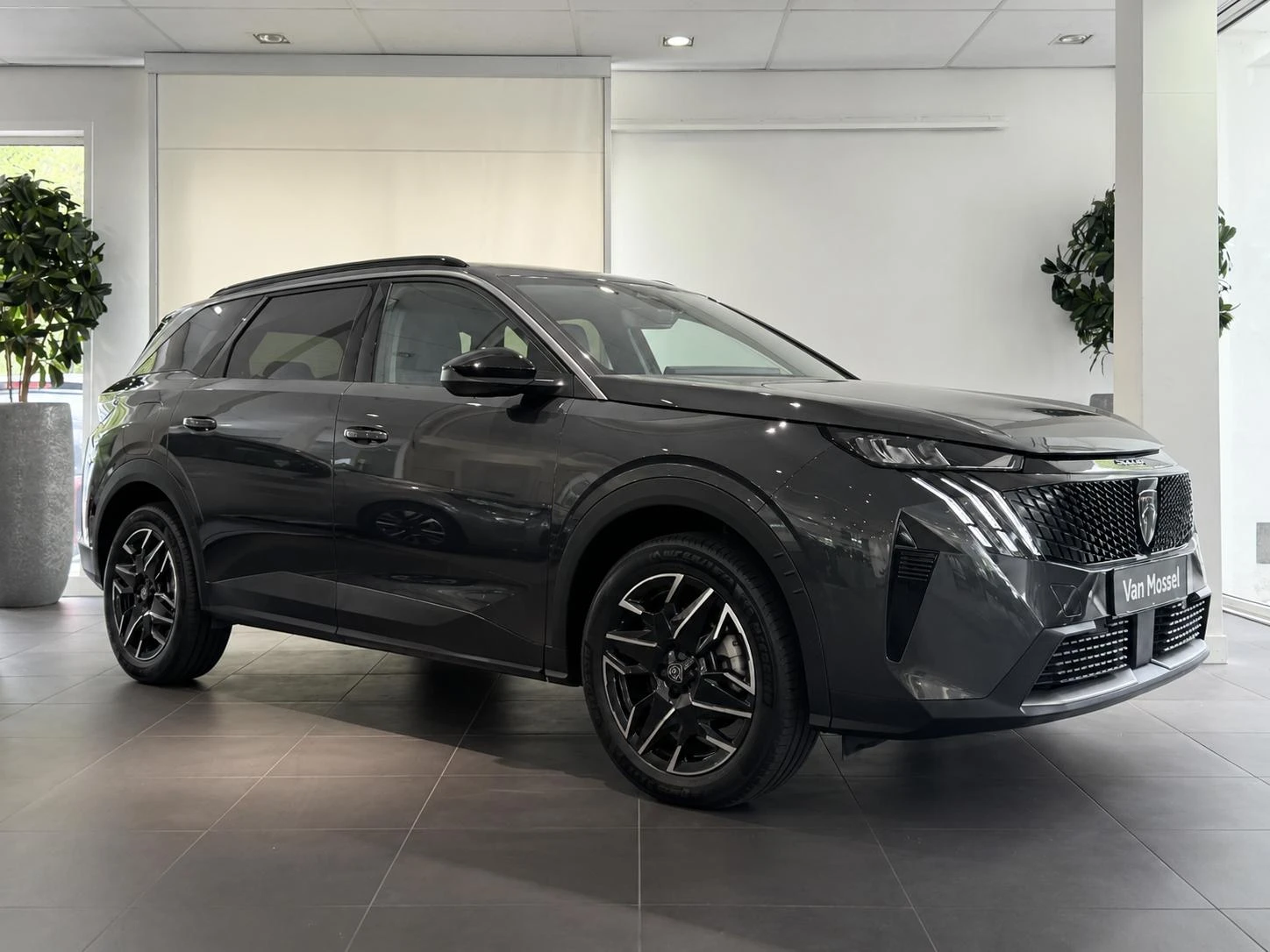 Peugeot-e-3008-image-2