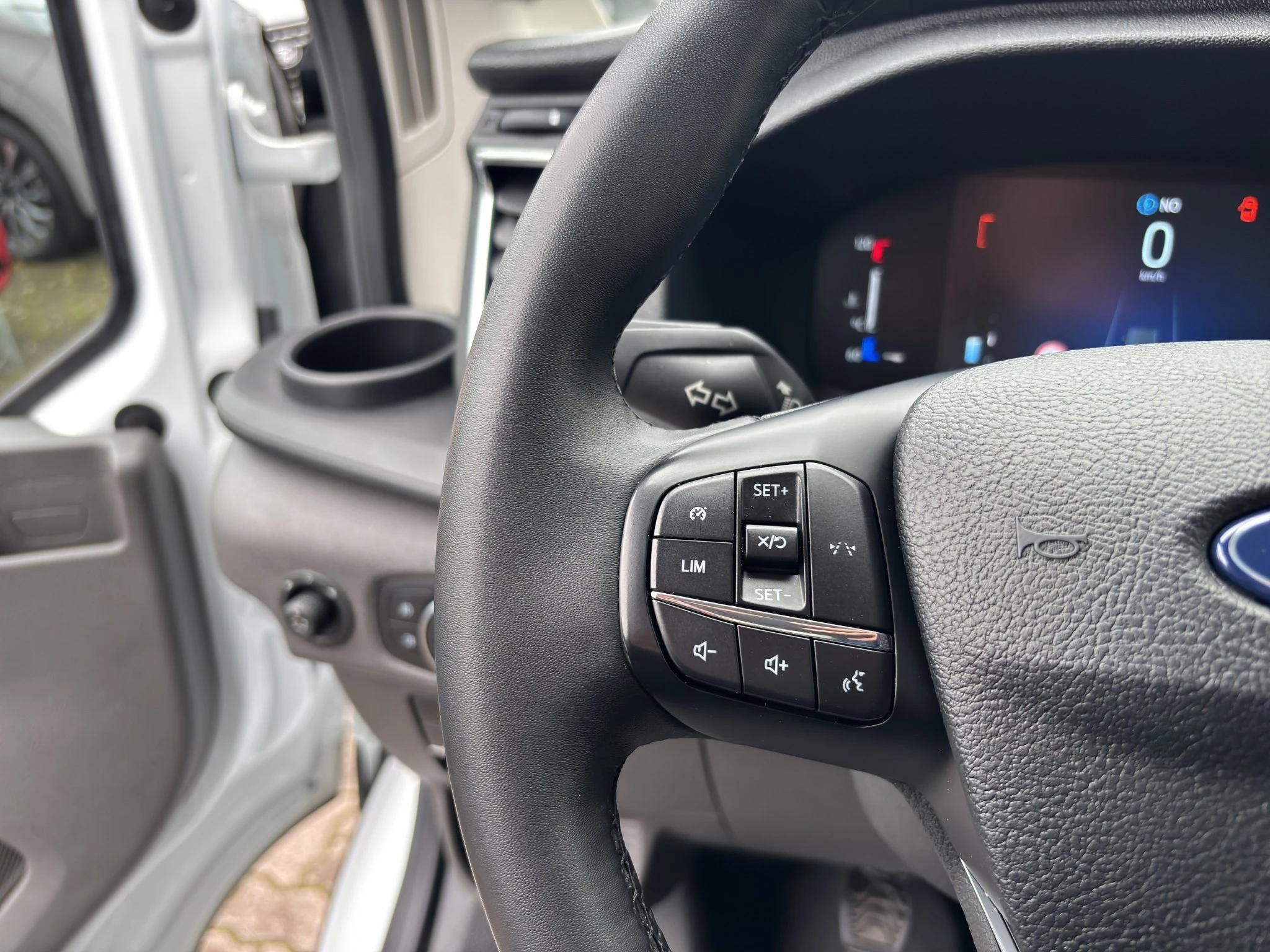 Ford-Transit-image-23