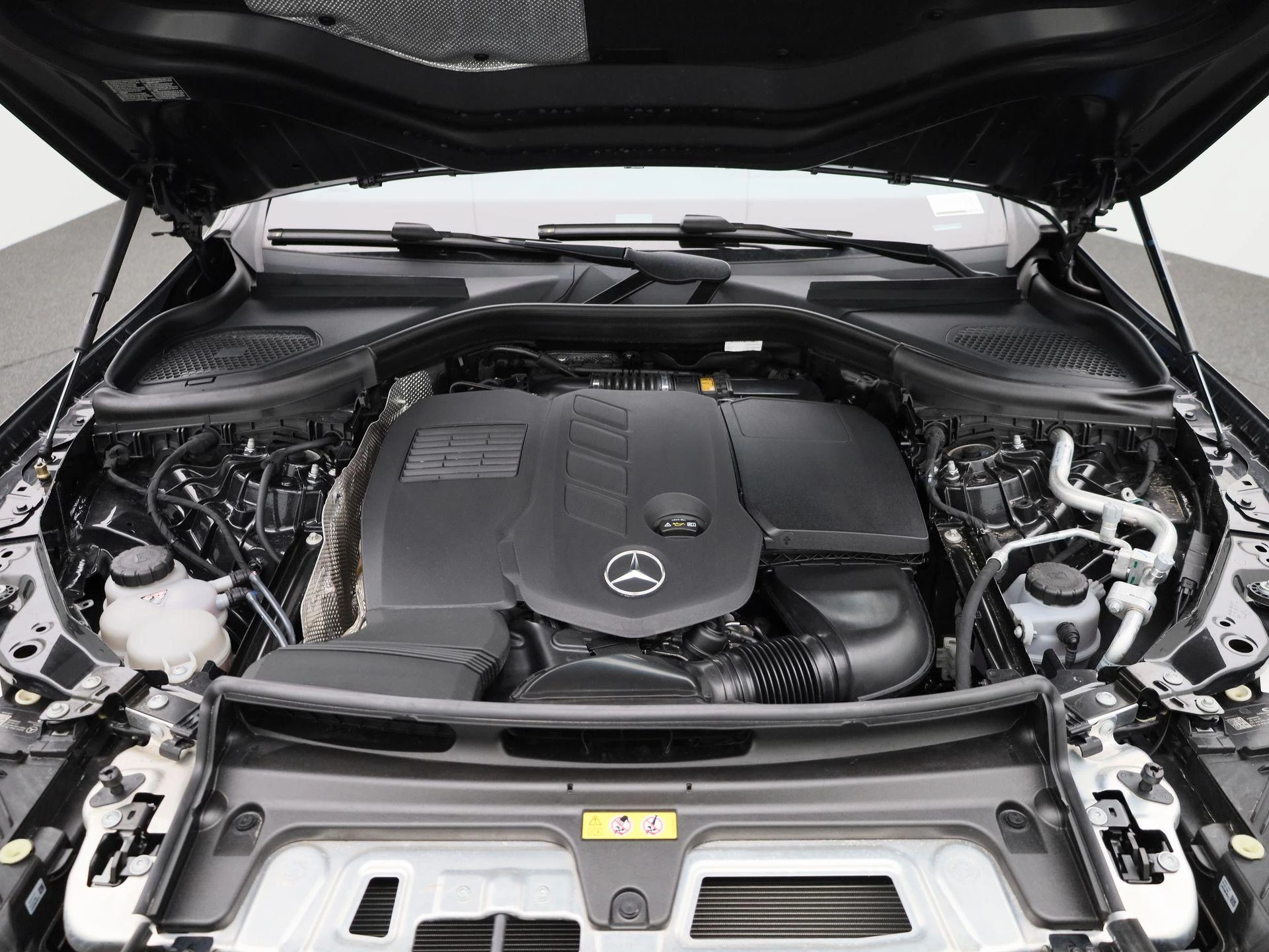 Mercedes-Benz-GLC-image-45