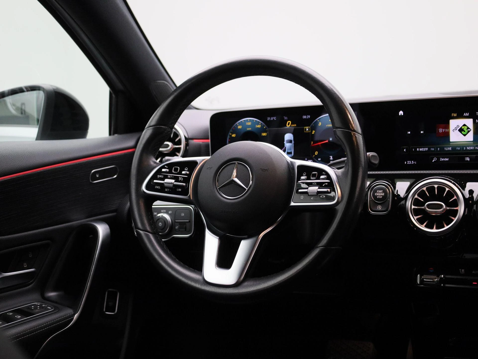Mercedes-Benz-A-Klasse-image-8