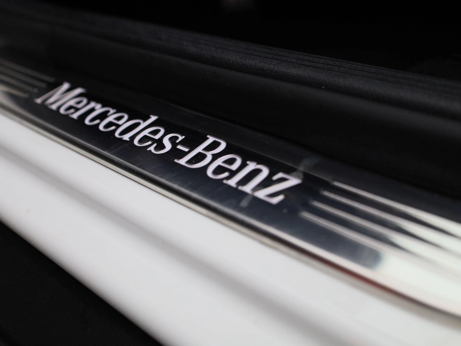 Mercedes-Benz-GLC-image-35