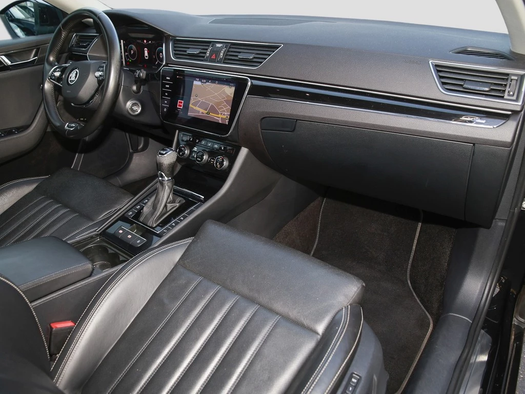 Škoda Superb Combi 2.0 TDI DSG L&K 4x4 Navi/Pano/RFK