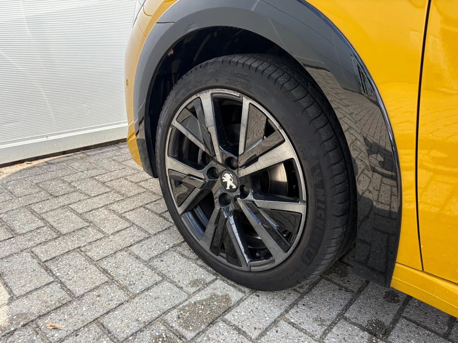 Peugeot-208-image-10