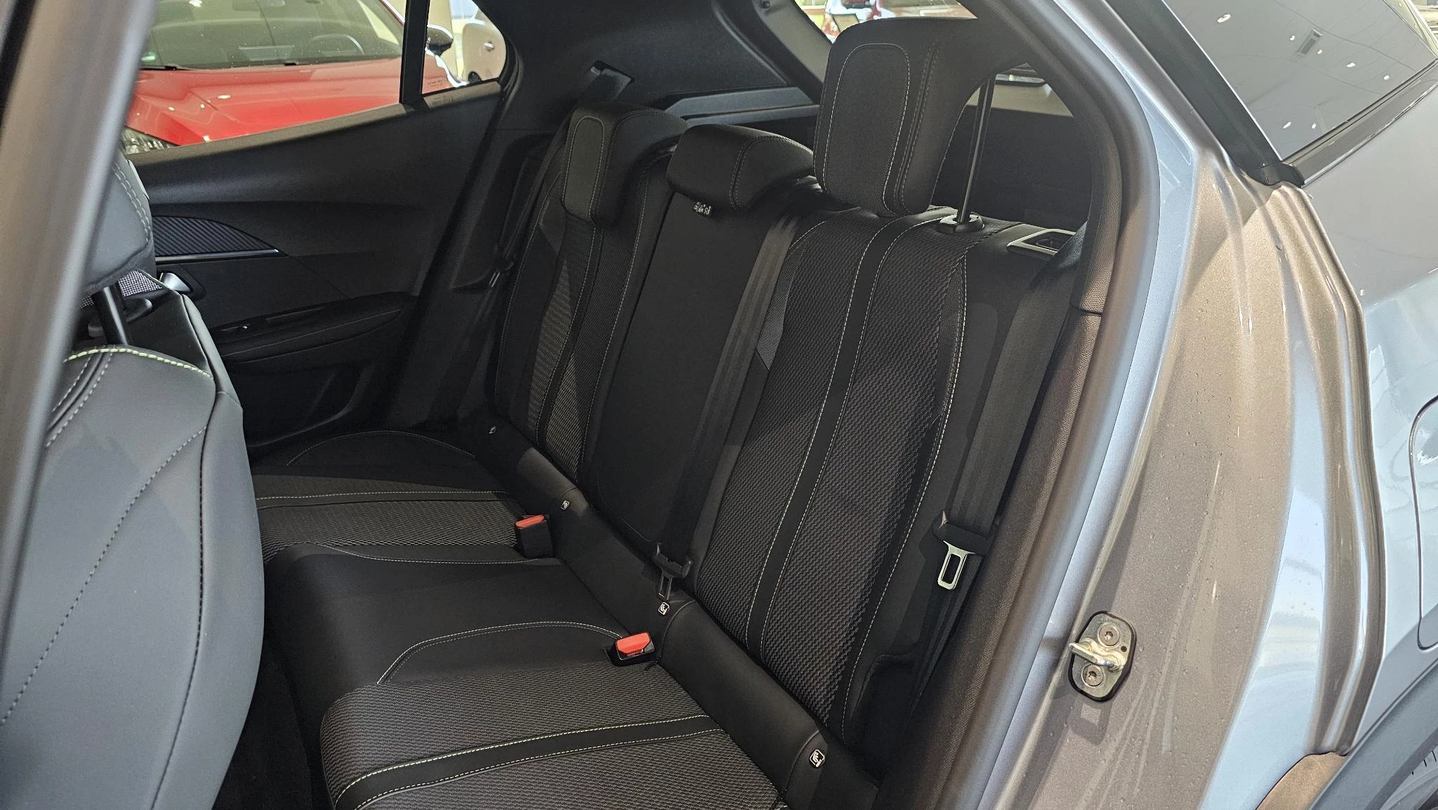 Peugeot e-2008 EV GT Avantage 54 kWh