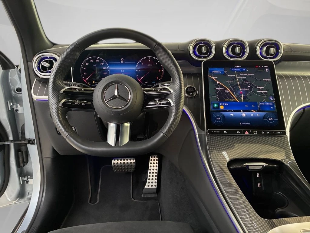 Mercedes-Benz-GLC 220 d-image-10