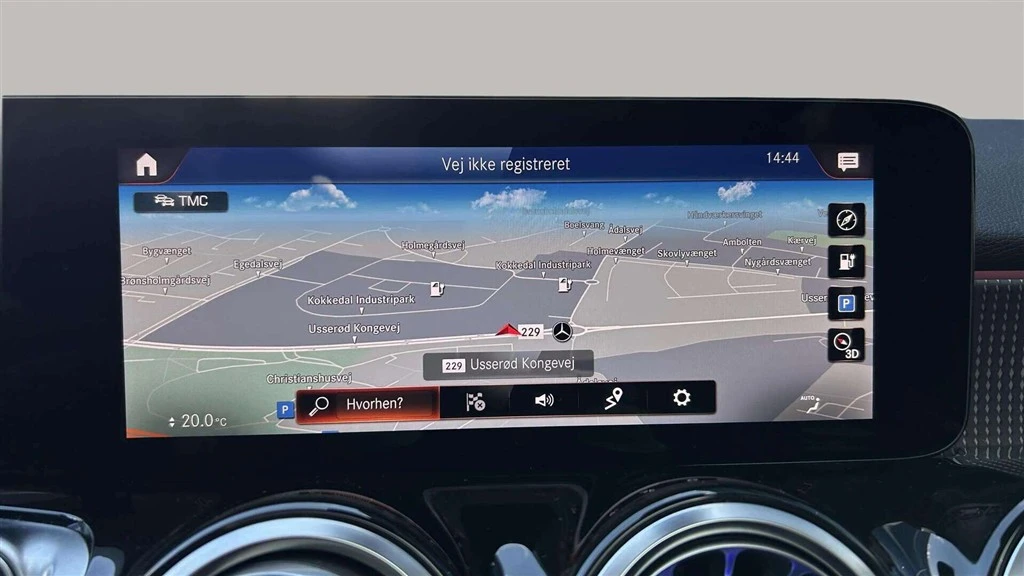 Mercedes-Benz-EQB-image-16