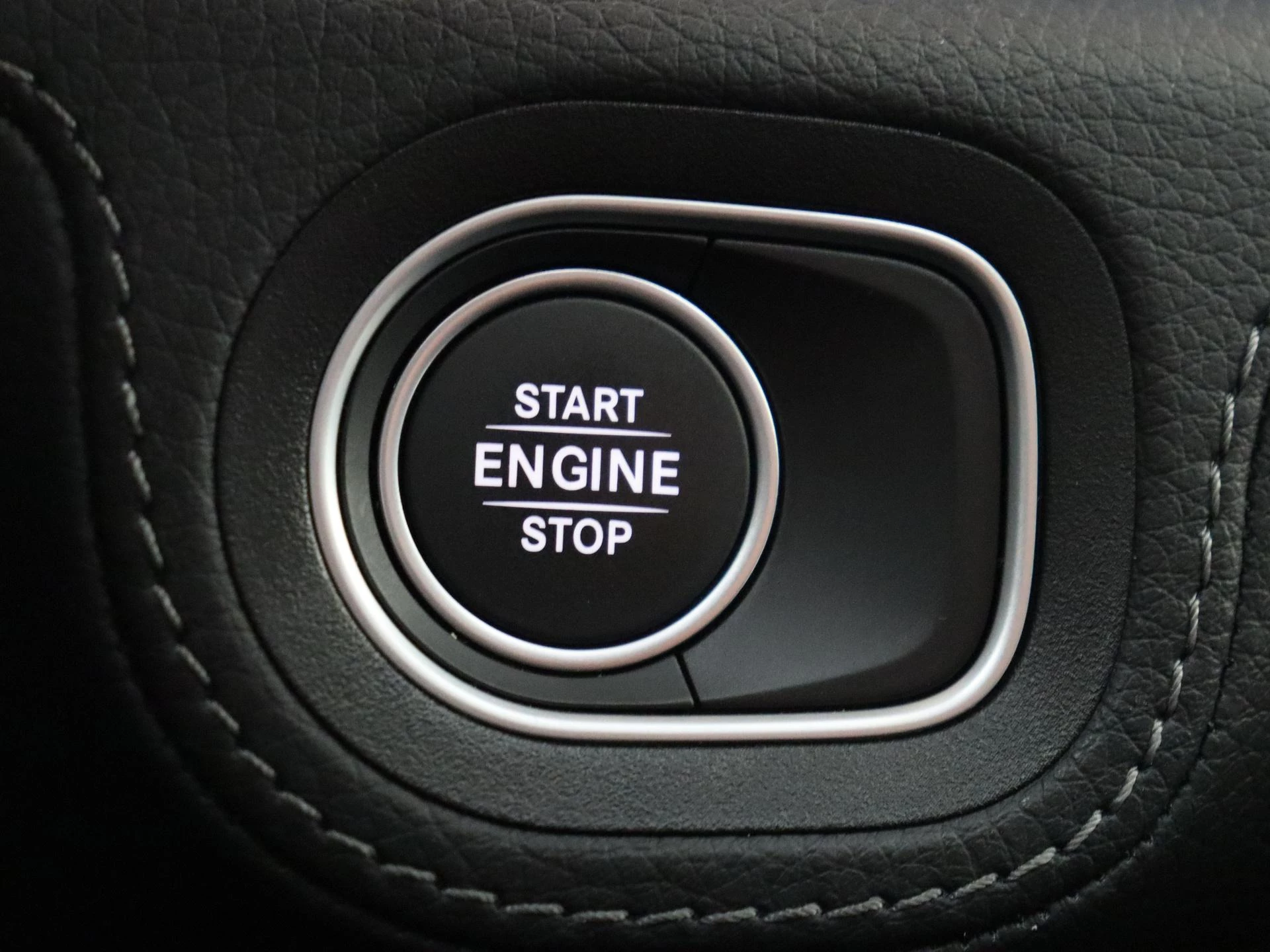 Mercedes-Benz-GLE-image-33