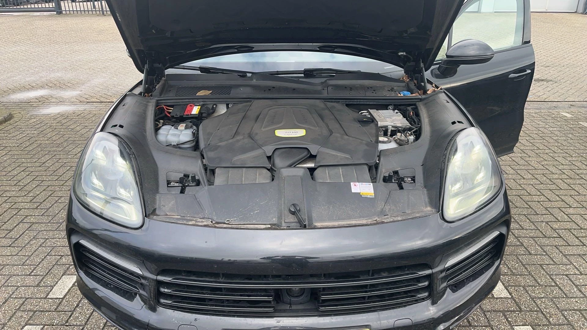 Porsche-Cayenne-image-10